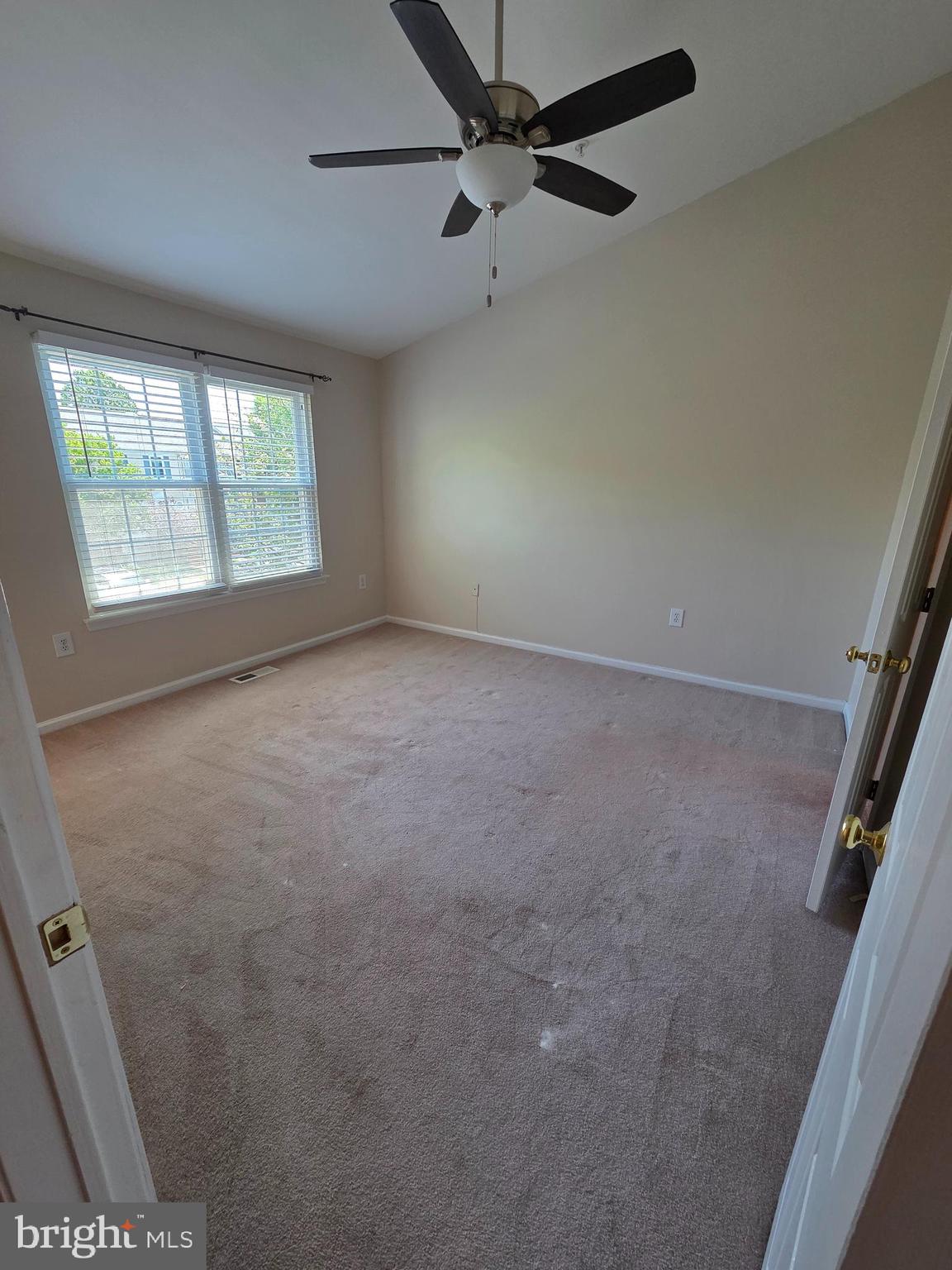 STONEHAVEN MEWS IN CROFTON VILLAGE - Residential Lease