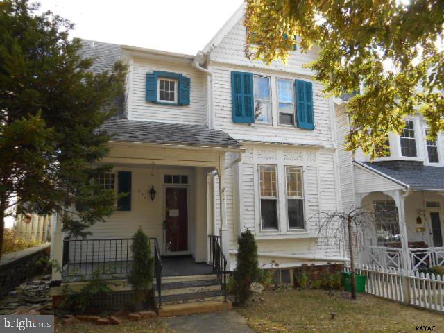 THE AVENUES - Residential