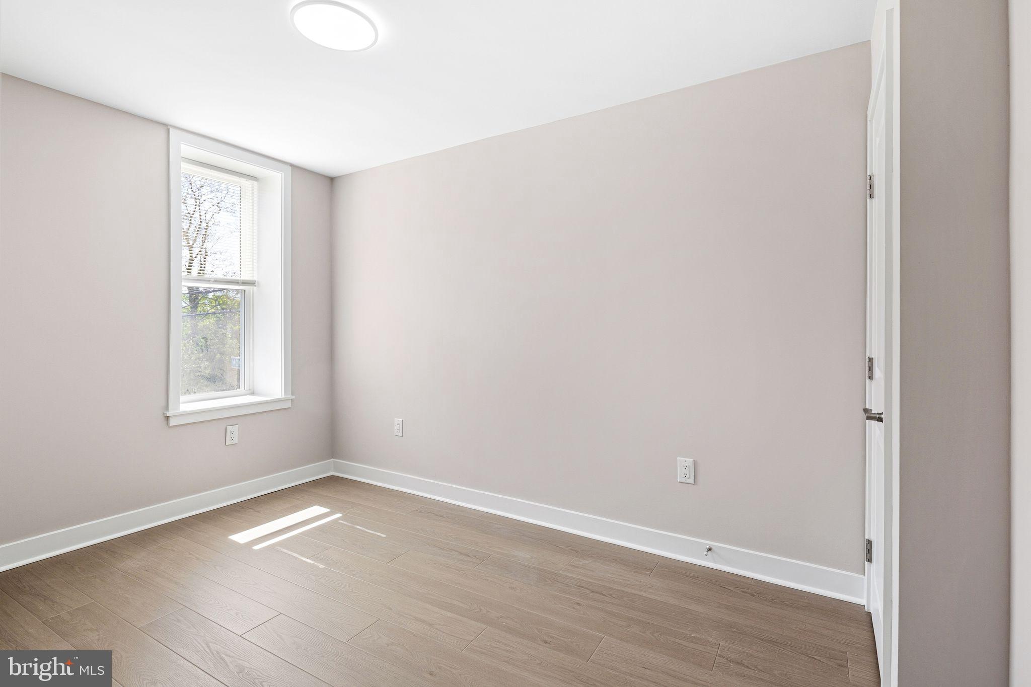 ROXBOROUGH - Residential