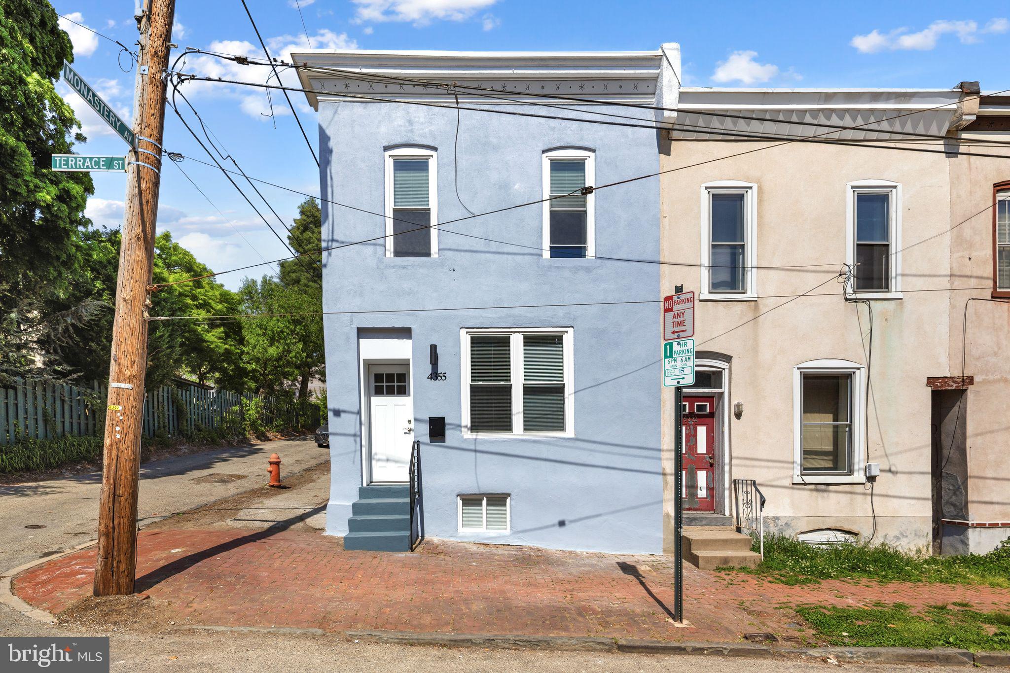 ROXBOROUGH - Residential