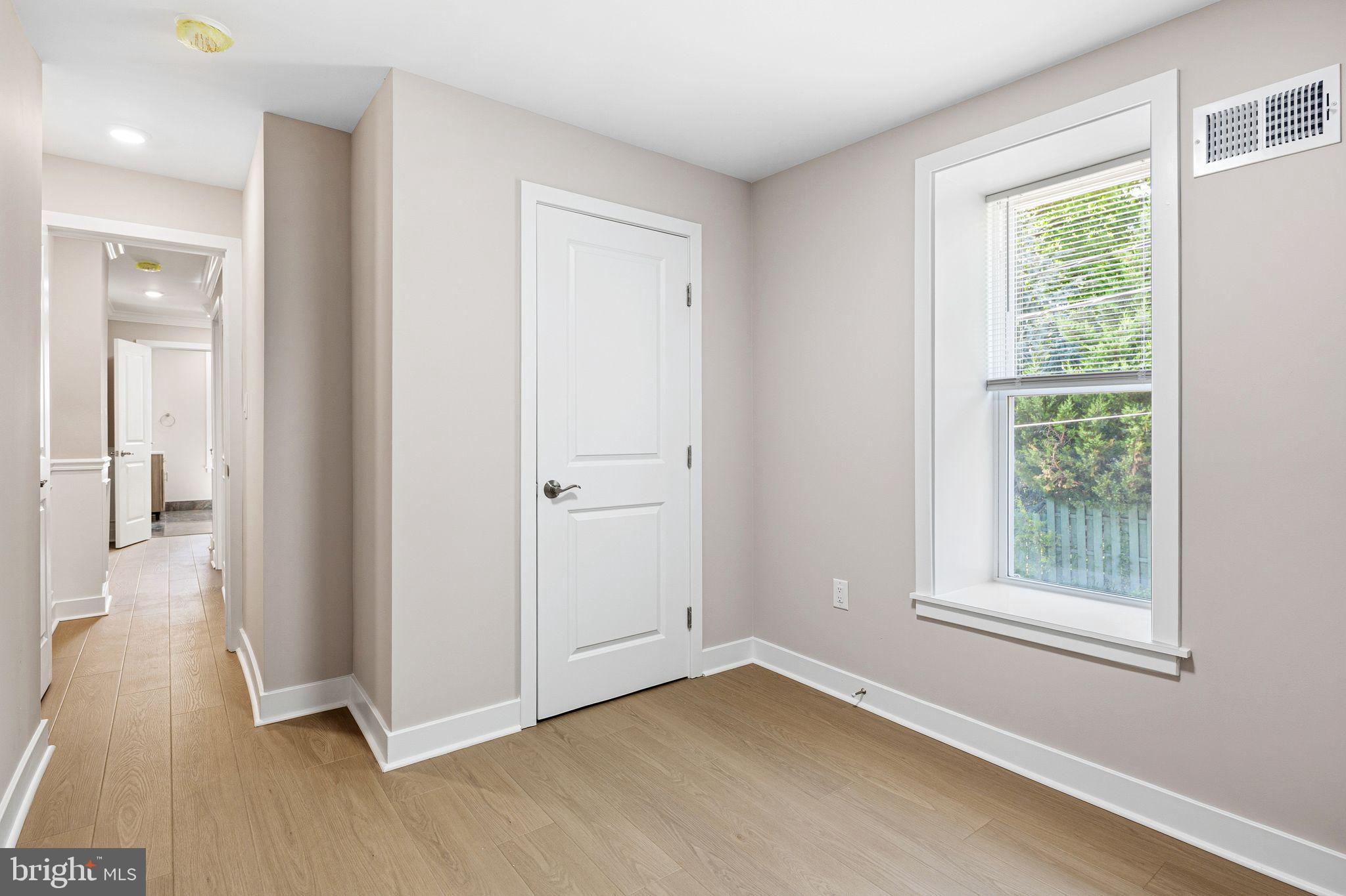 ROXBOROUGH - Residential