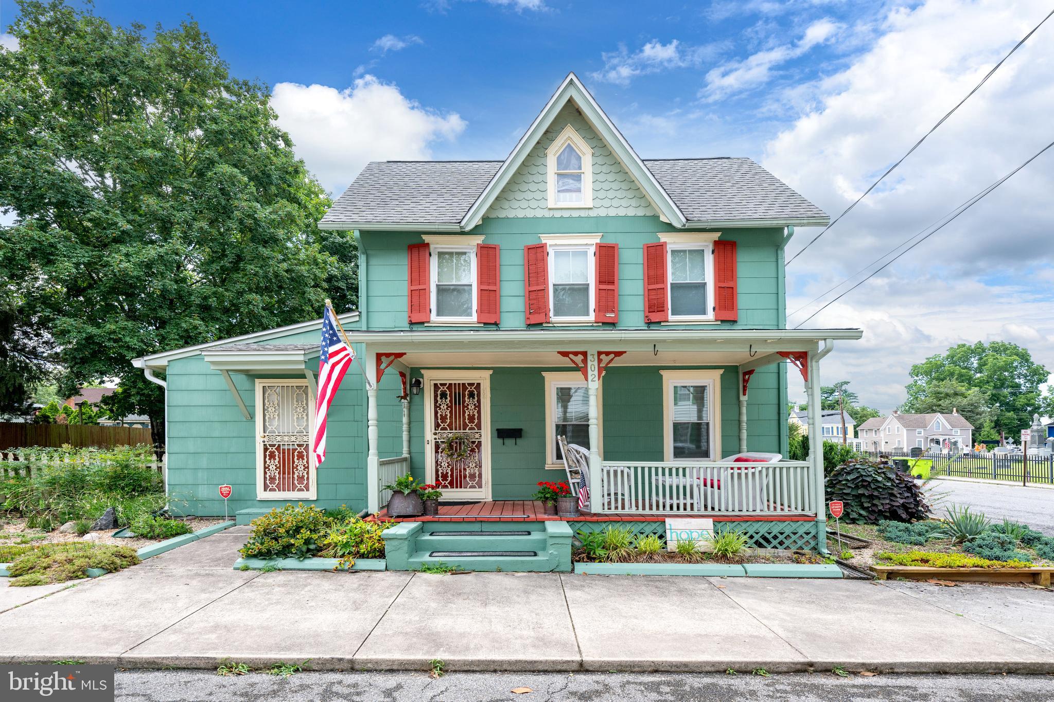 302 WALNUT STREET