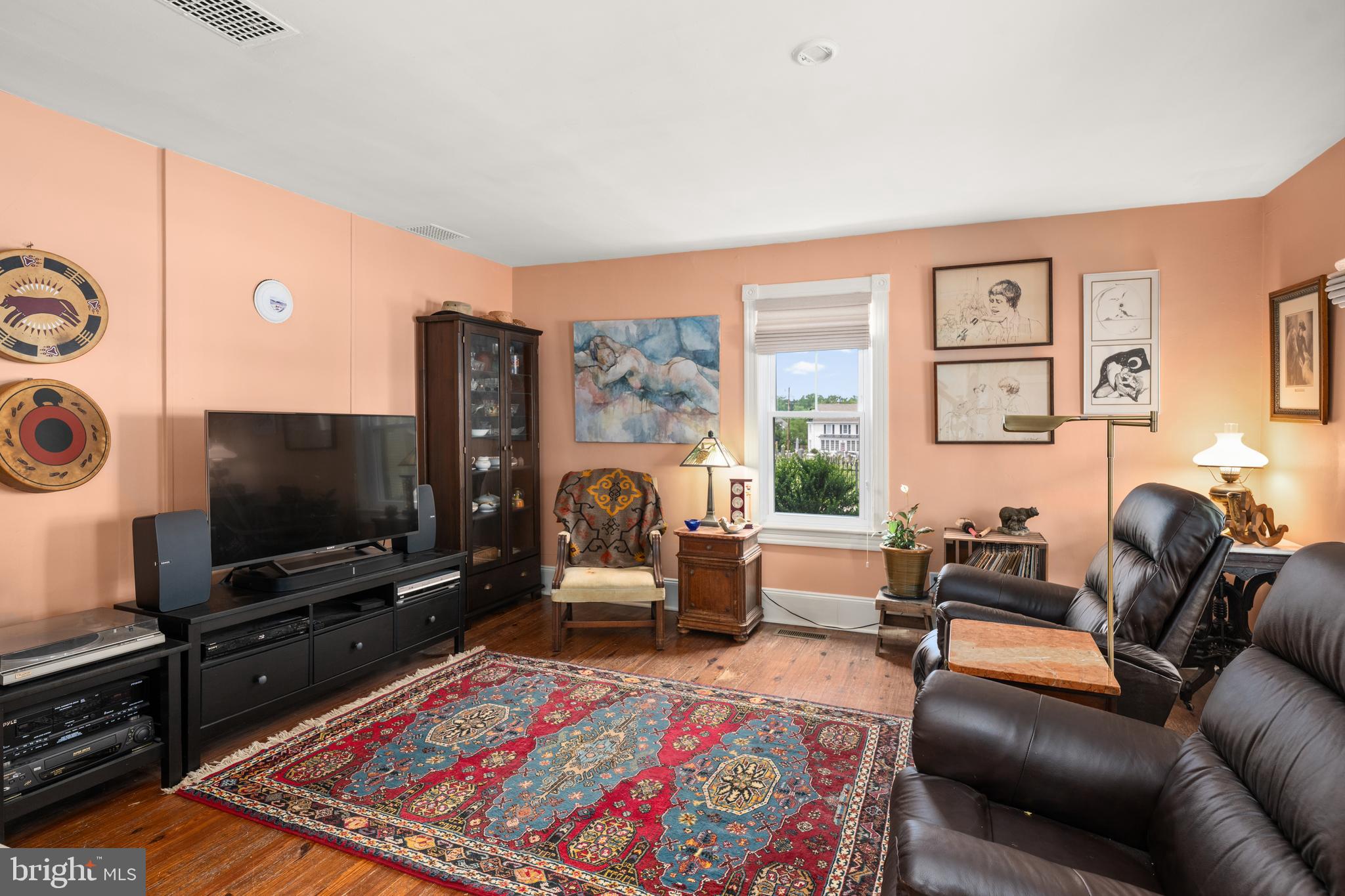 302 WALNUT STREET