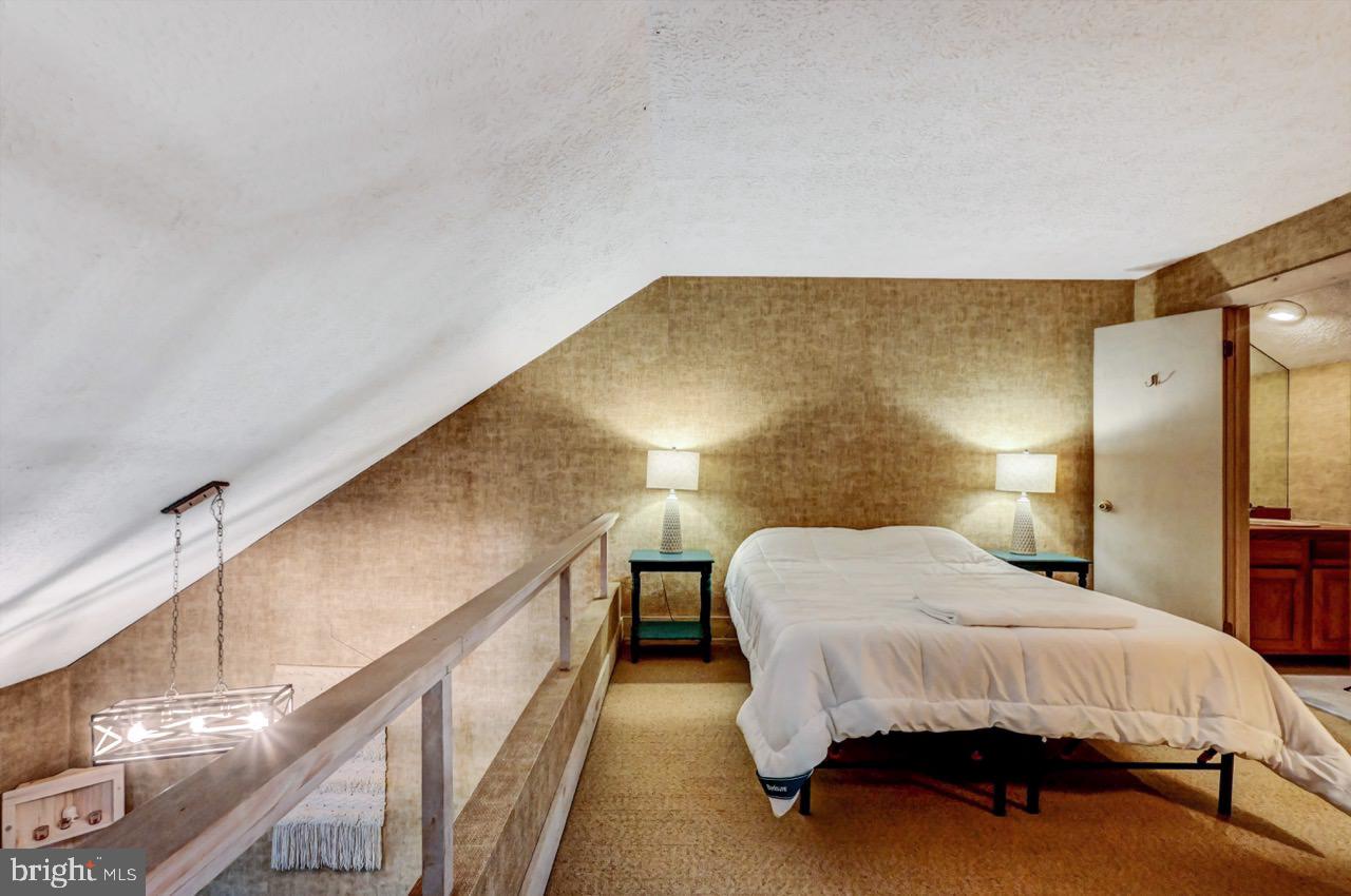 SNOW RIDGE VILLAGE - Residential