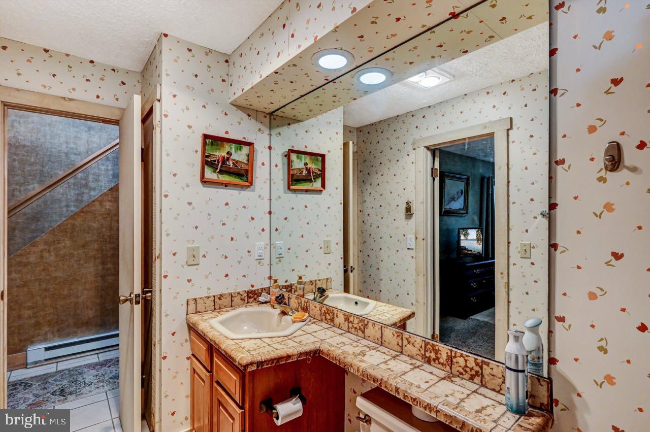 SNOW RIDGE VILLAGE - Residential