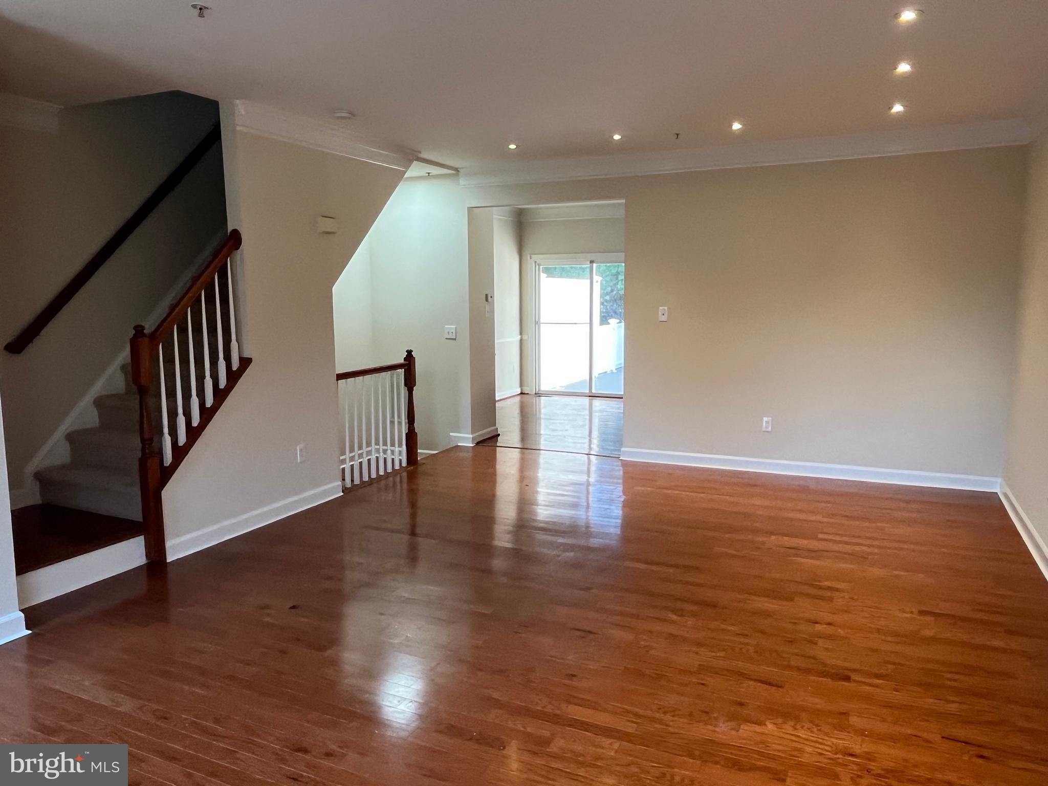 RENAISSANCE PLAZA - Residential