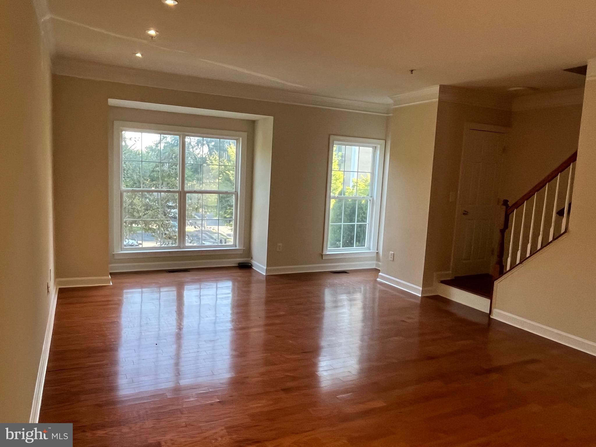 RENAISSANCE PLAZA - Residential