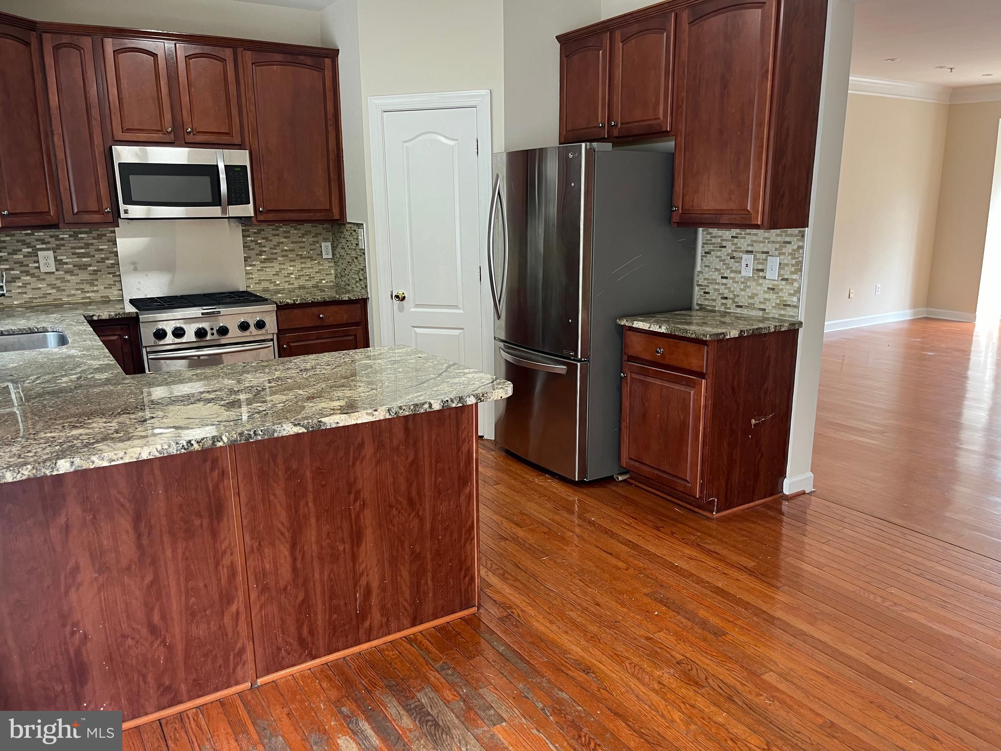 RENAISSANCE PLAZA - Residential