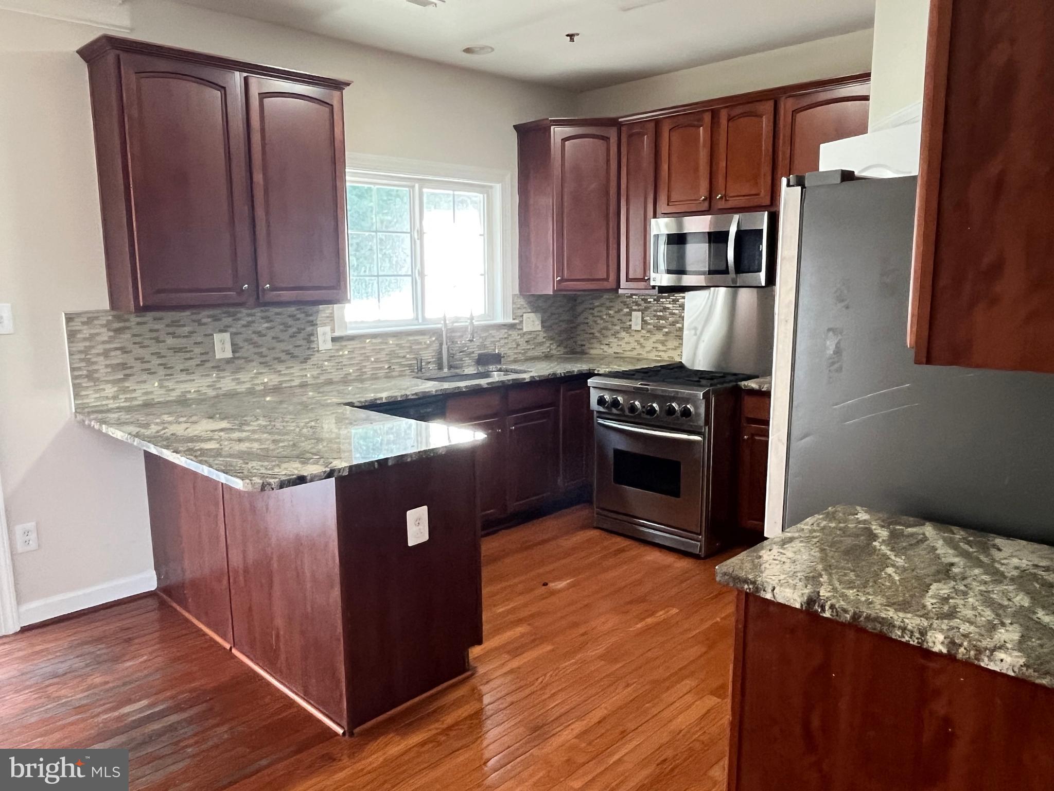 RENAISSANCE PLAZA - Residential