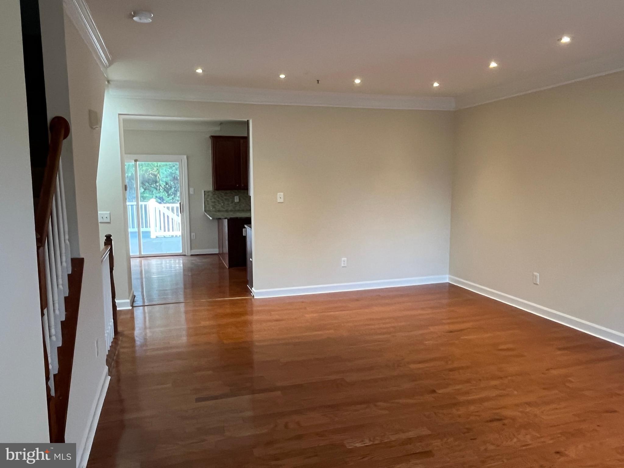 RENAISSANCE PLAZA - Residential