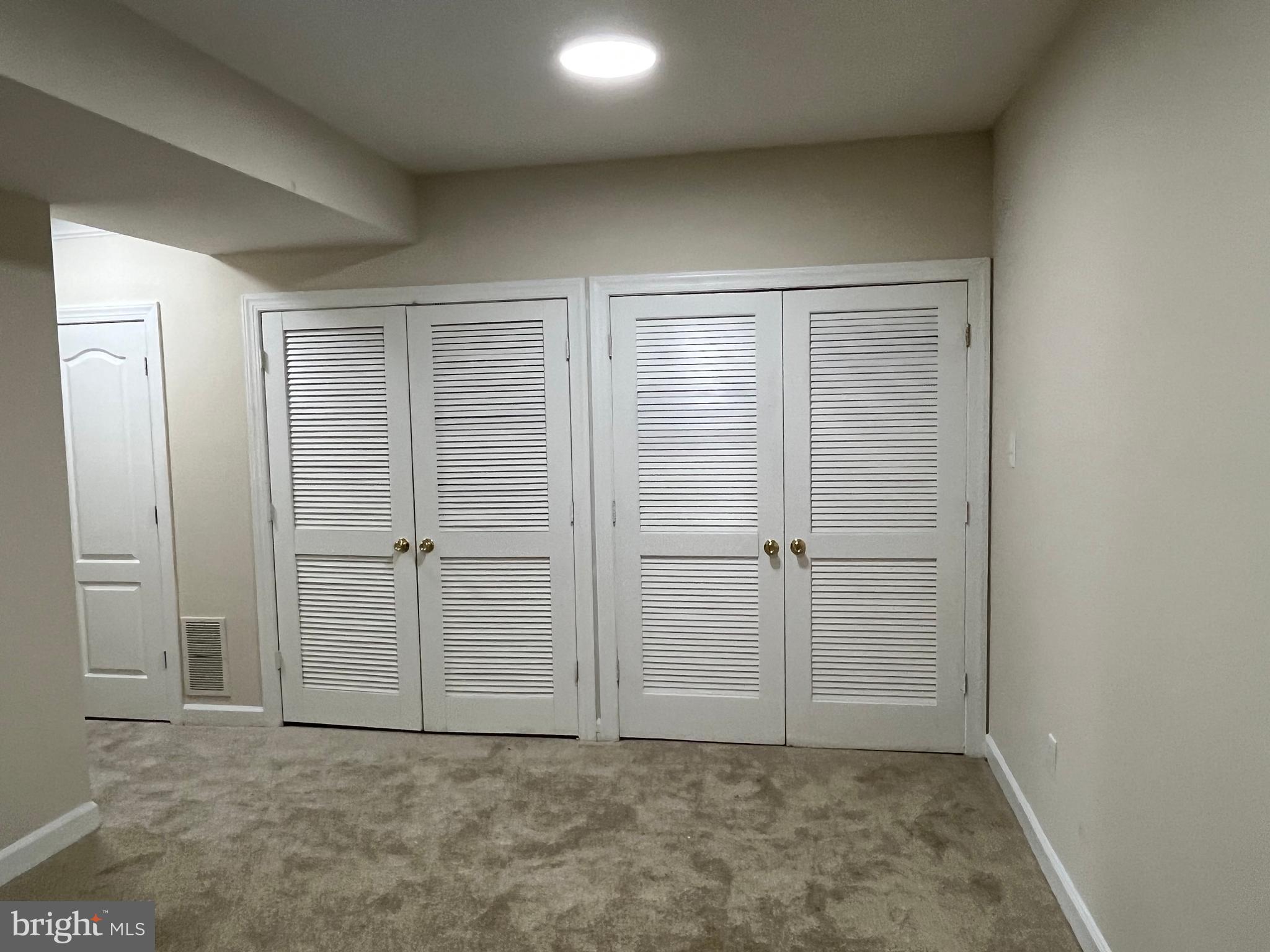 RENAISSANCE PLAZA - Residential