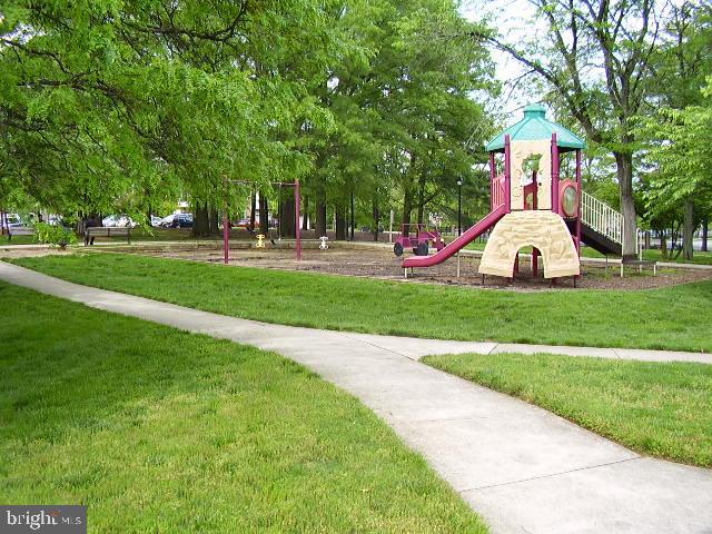 RENAISSANCE PLAZA - Residential