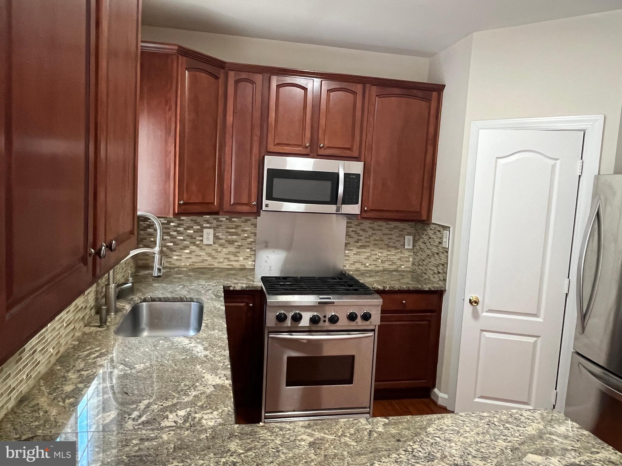 RENAISSANCE PLAZA - Residential