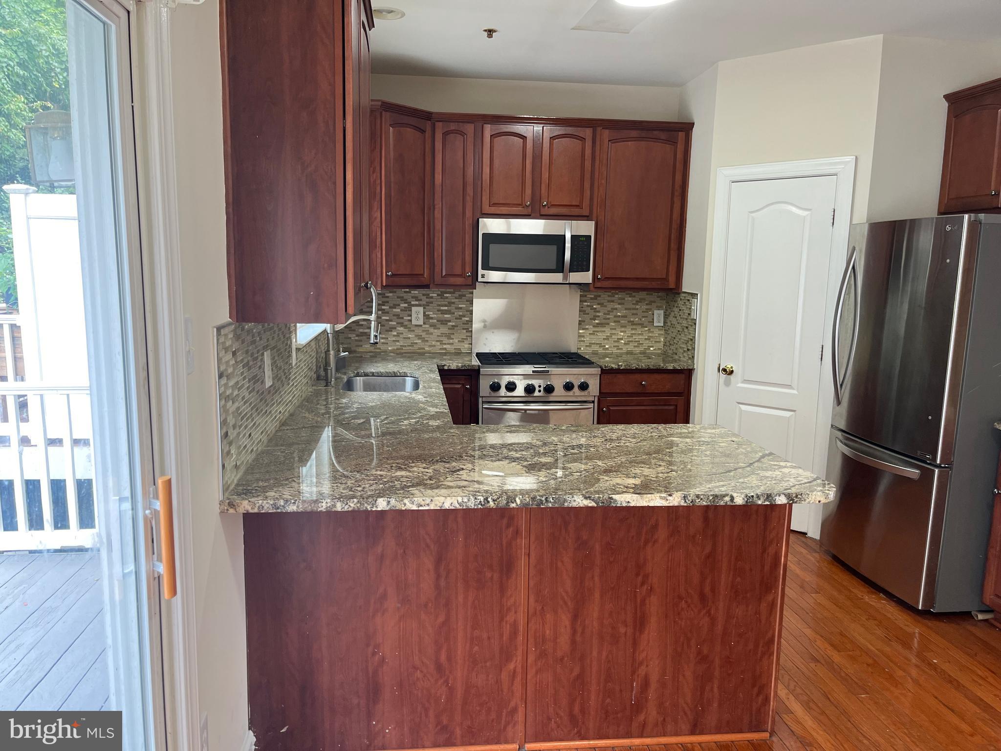 RENAISSANCE PLAZA - Residential