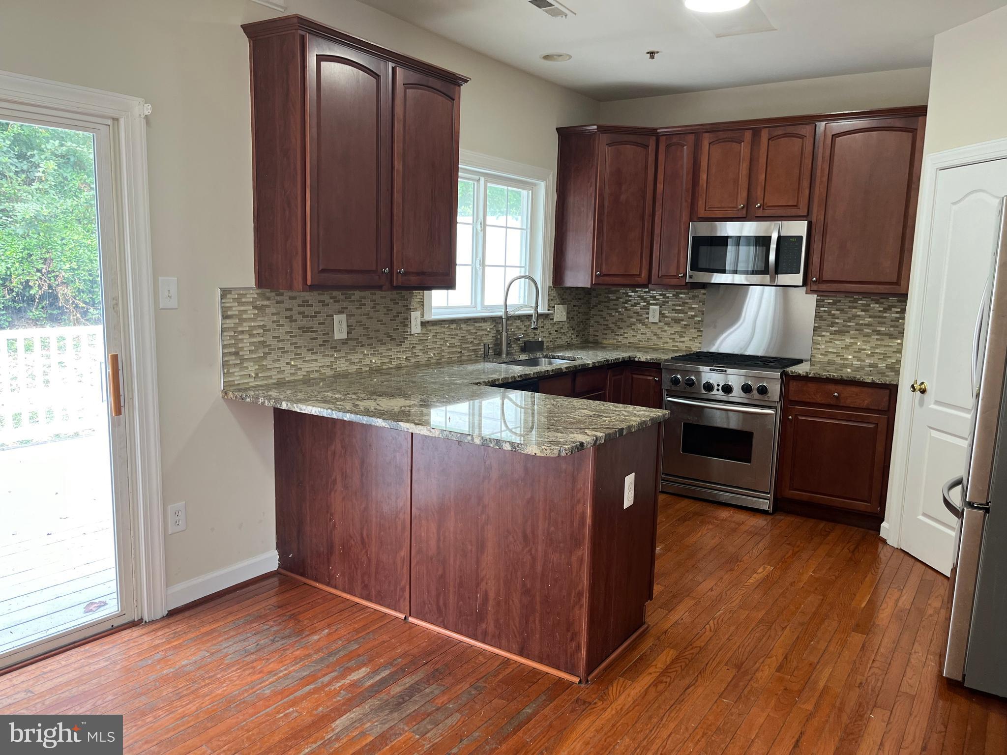 RENAISSANCE PLAZA - Residential