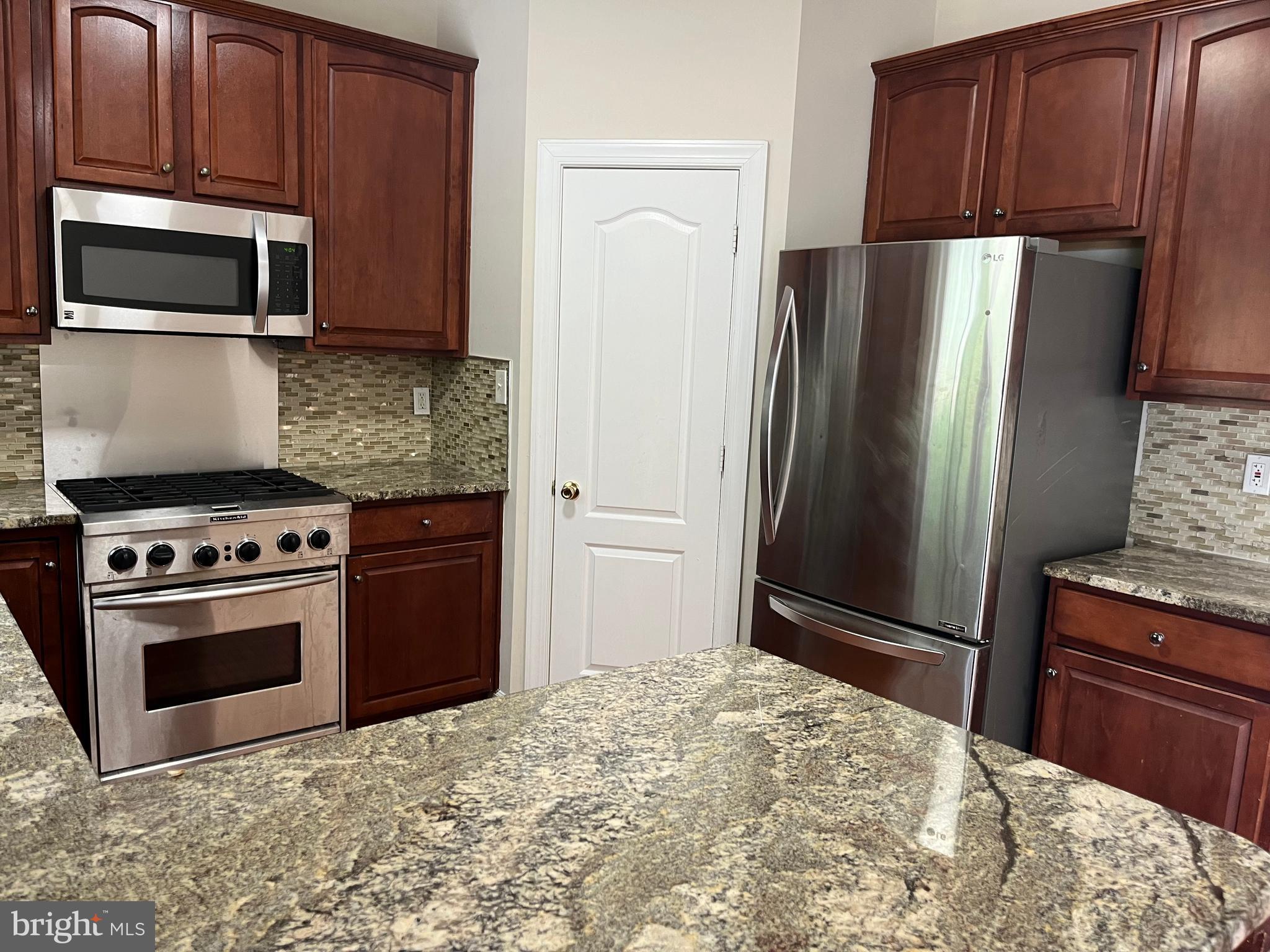 RENAISSANCE PLAZA - Residential