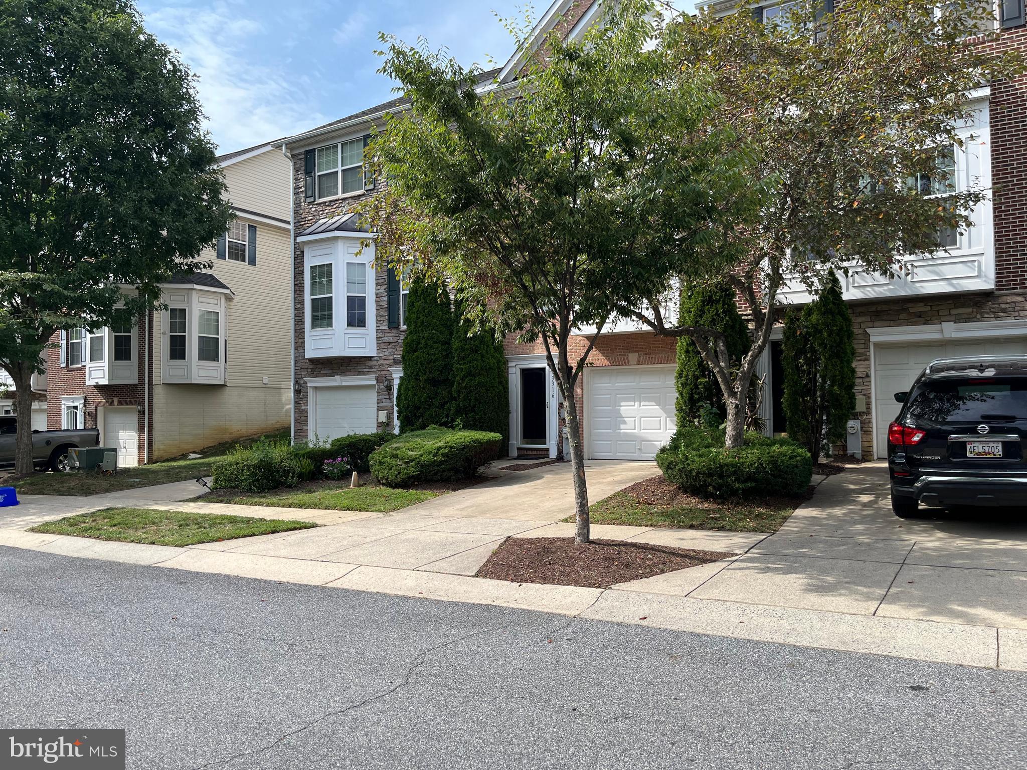 RENAISSANCE PLAZA - Residential