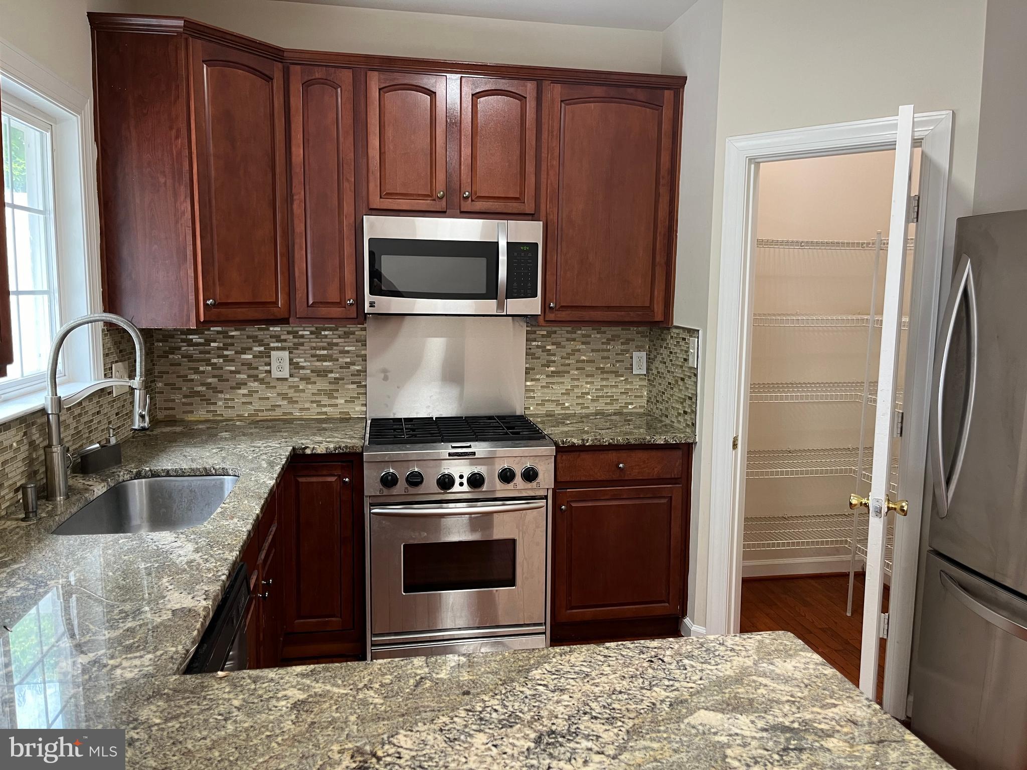 RENAISSANCE PLAZA - Residential