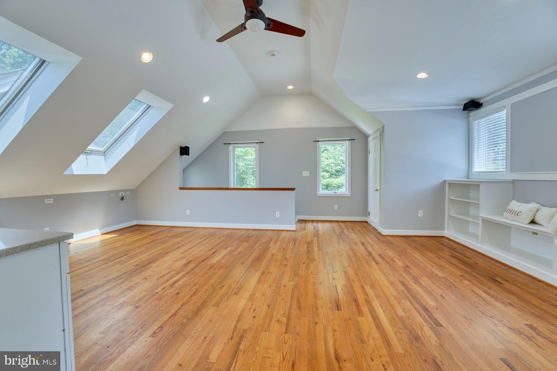 SLEEPY HOLLOW - Residential