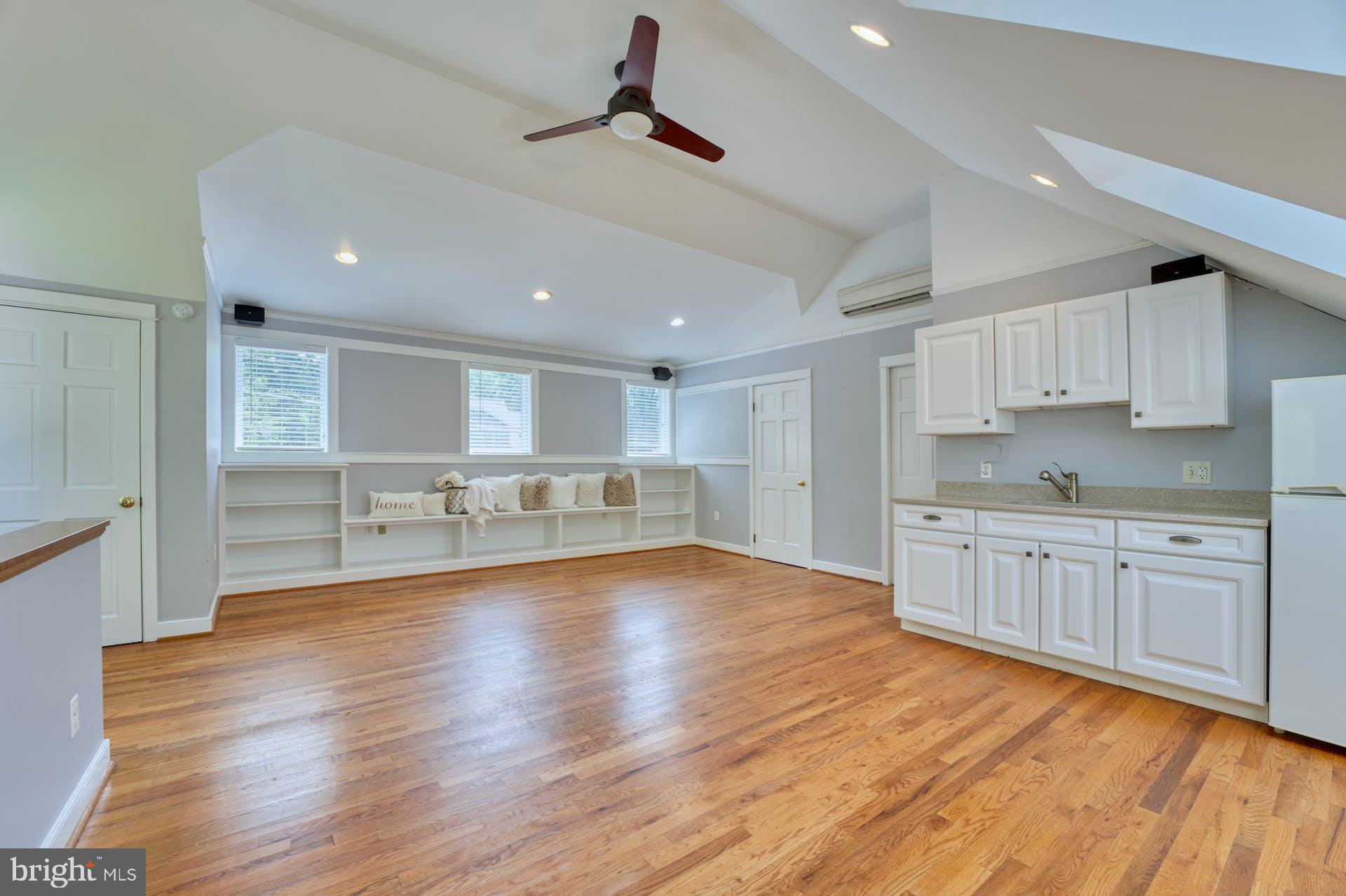 SLEEPY HOLLOW - Residential