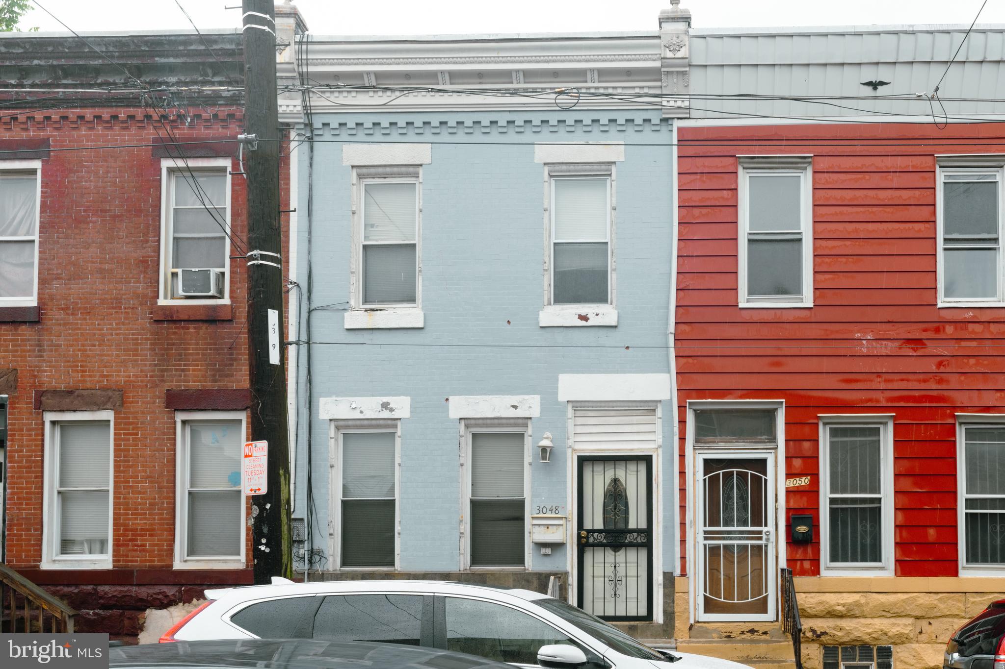 Welcome to 3048 N 5th St—a spacious and move-in ready 5-bedroom, 3-bathroom rowhome in the heart of North Philadelphia. This 1,400 sq ft single-family home offers plenty of room for growing families or first-time buyers looking for space and value. The home is being sold as-is, but is well maintained and ready for immediate occupancy.
Step inside to find generous living areas, functional layouts, and the flexibility to make the space your own. With five true bedrooms and three full bathrooms, there's room for everyone and everything.
🌆 Commuter-friendly location:
Bus routes 47 and 60 are just one block away at N 5th & W Clearfield.
Allegheny Station (Broad Street Line) is less than a mile away, offering quick subway access to Center City, Temple University, and more.
Whether you're a first-time buyer or a growing household in search of space and convenience, this home checks all the boxes. Don't miss this opportunity—schedule your showing today!