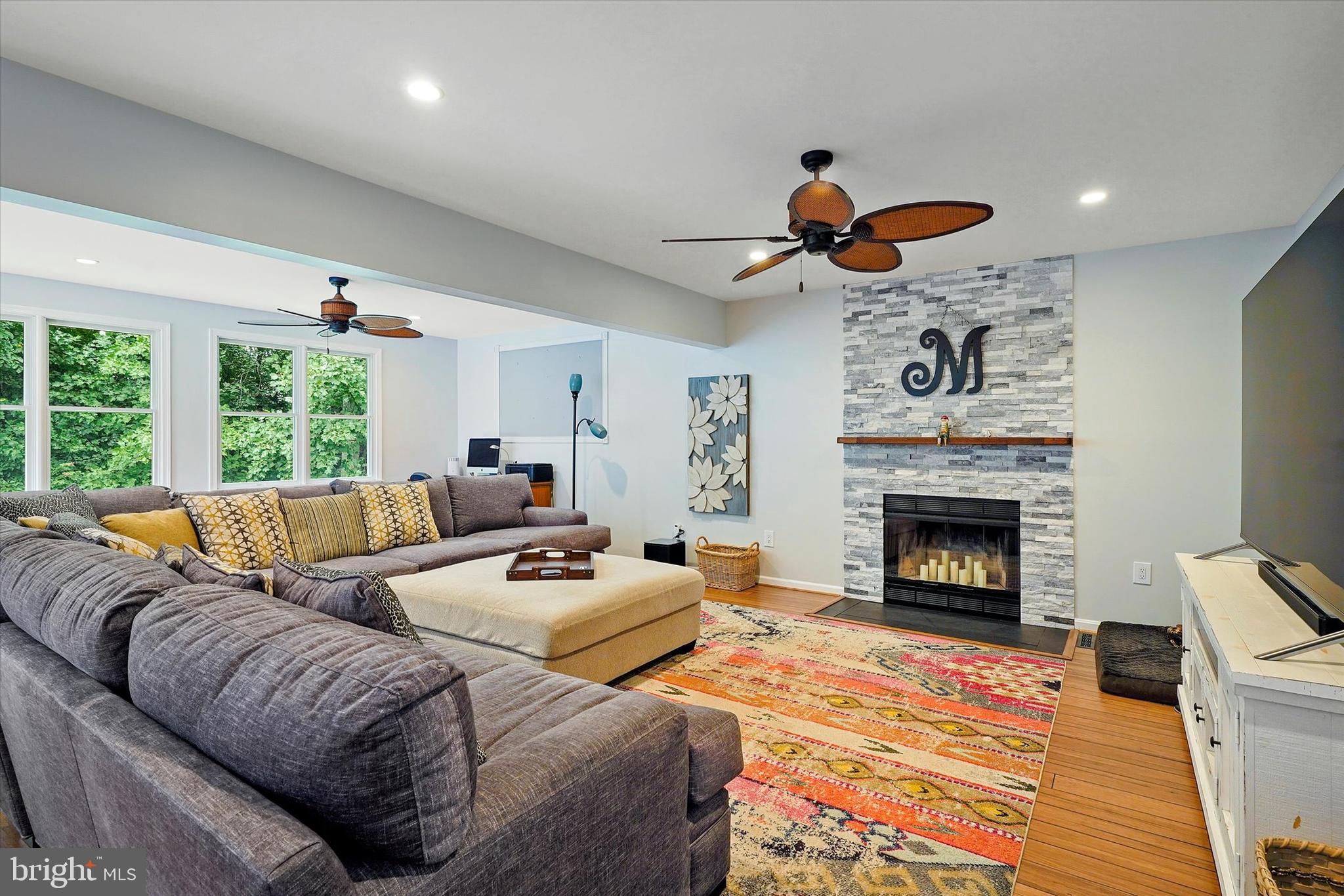 RIVERSIDE - Residential