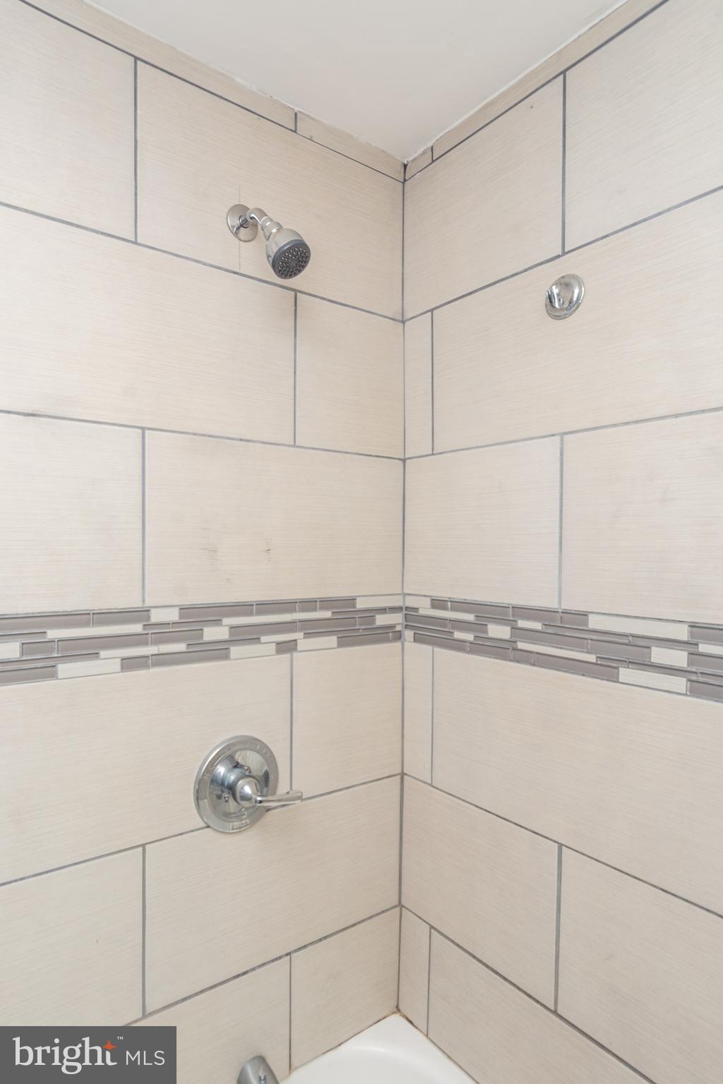 MIDDLE RIVER - Residential Lease