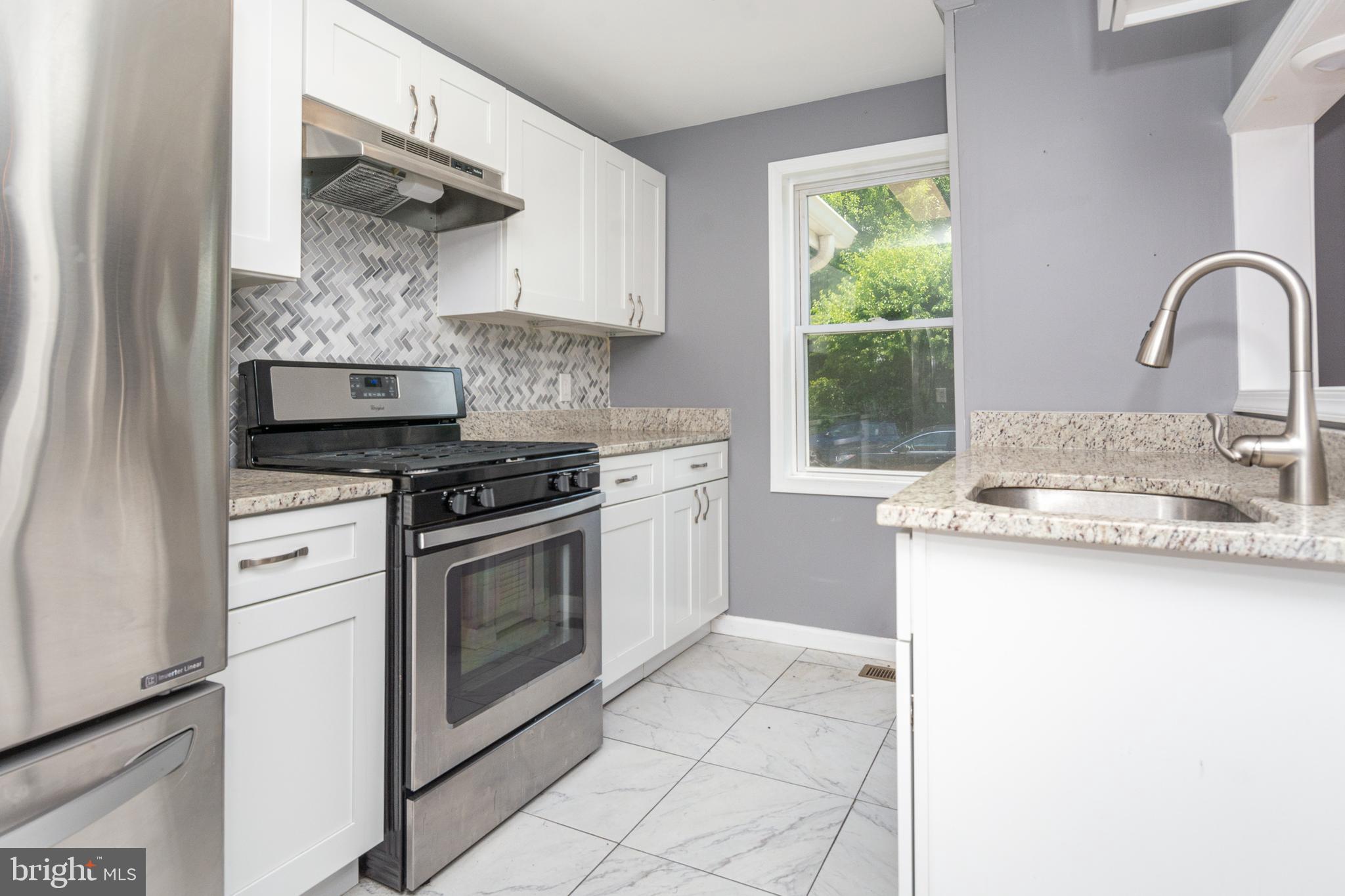 MIDDLE RIVER - Residential Lease