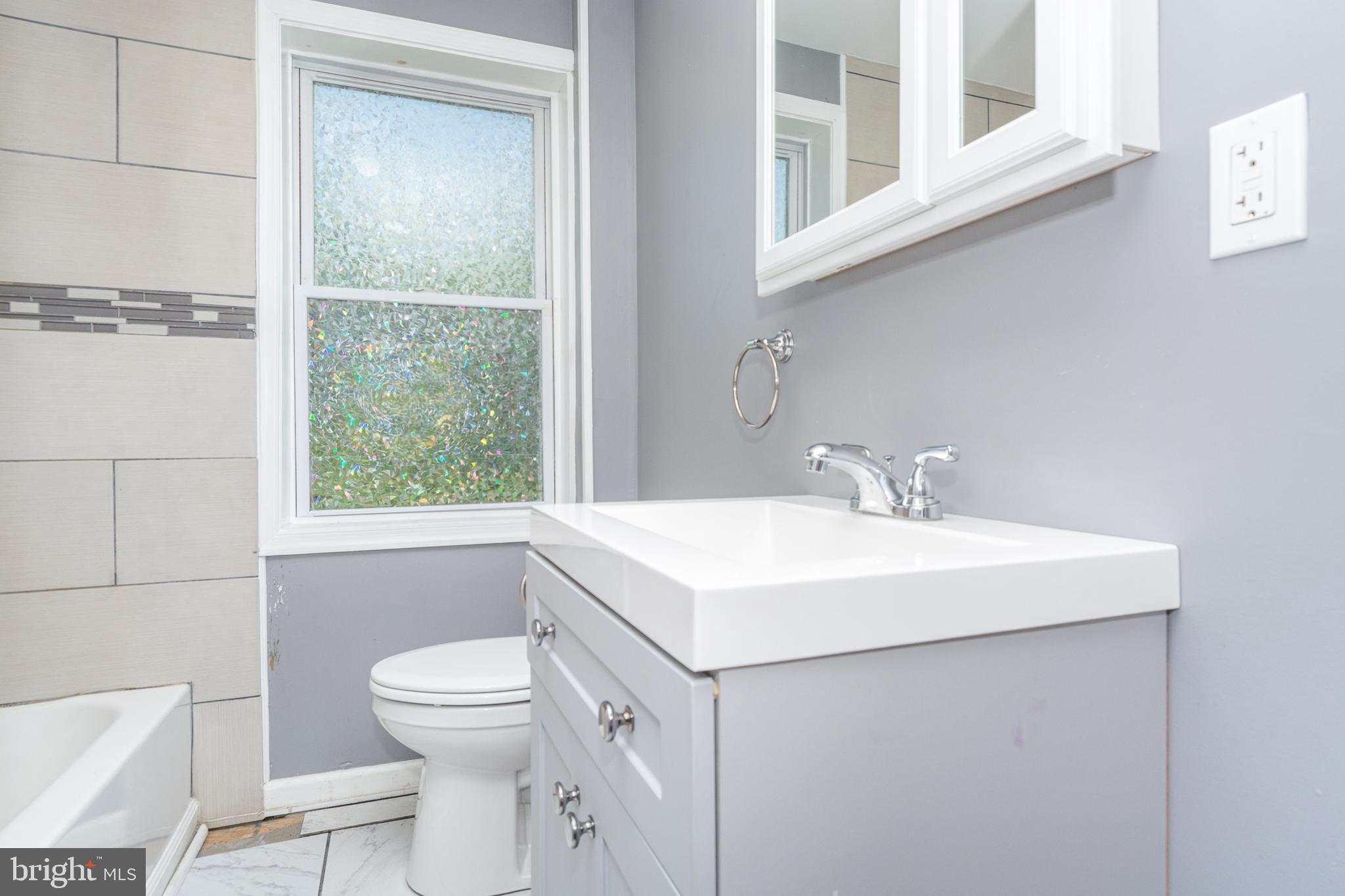 MIDDLE RIVER - Residential Lease