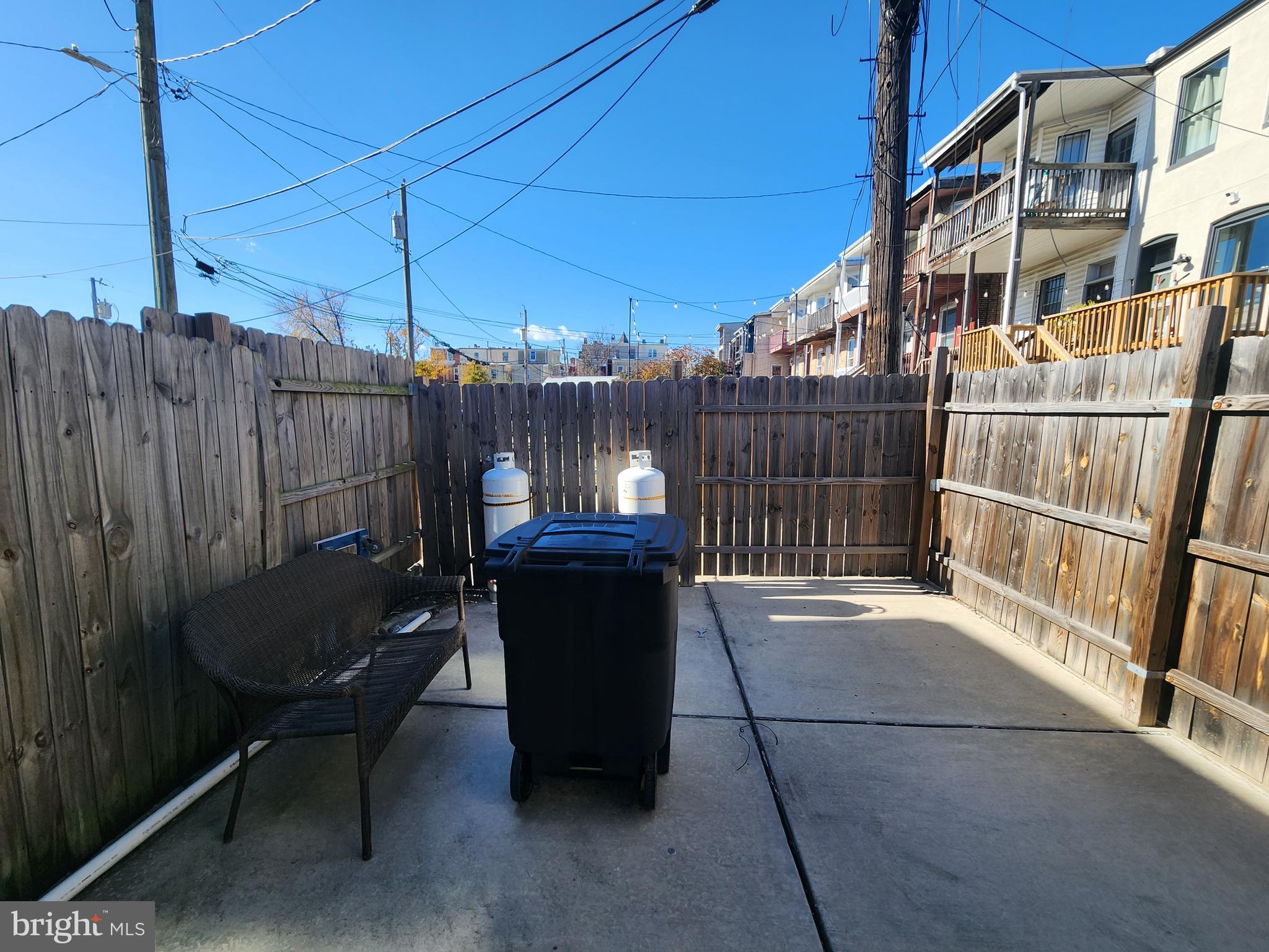 BARCLAY - Commercial Sale