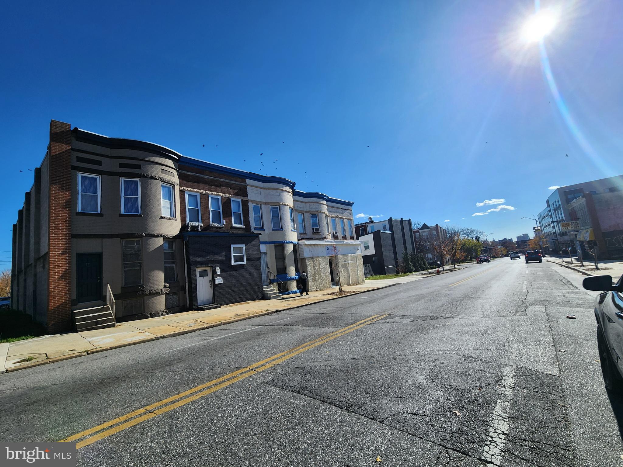 BARCLAY - Commercial Sale