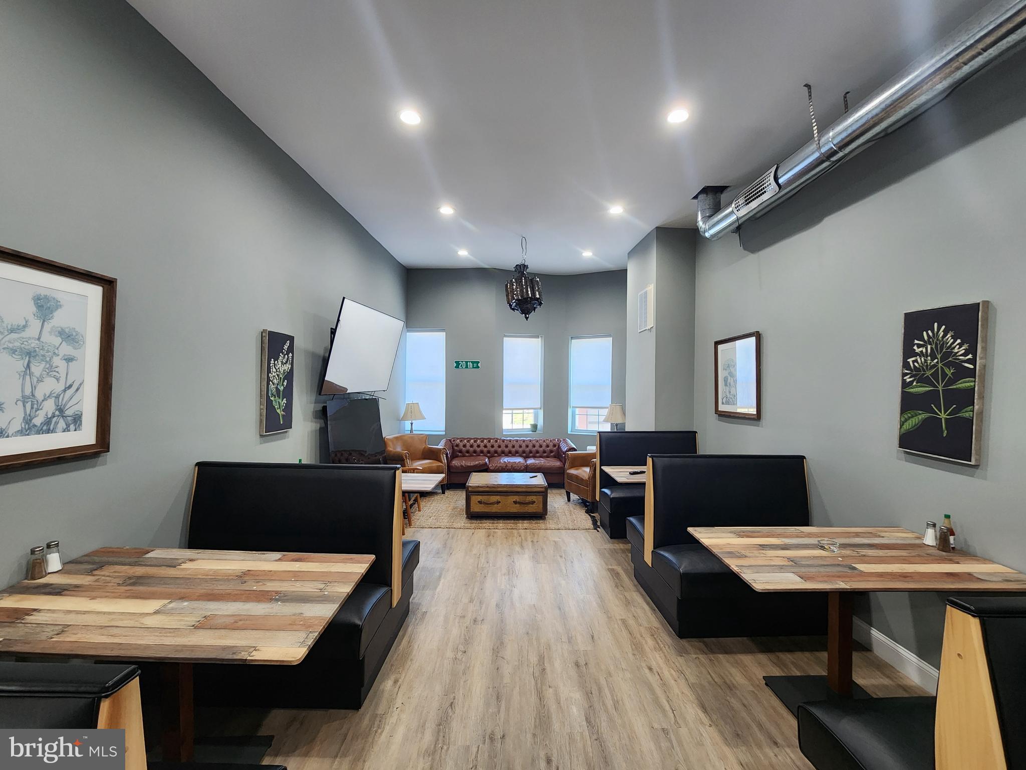 BARCLAY - Commercial Sale