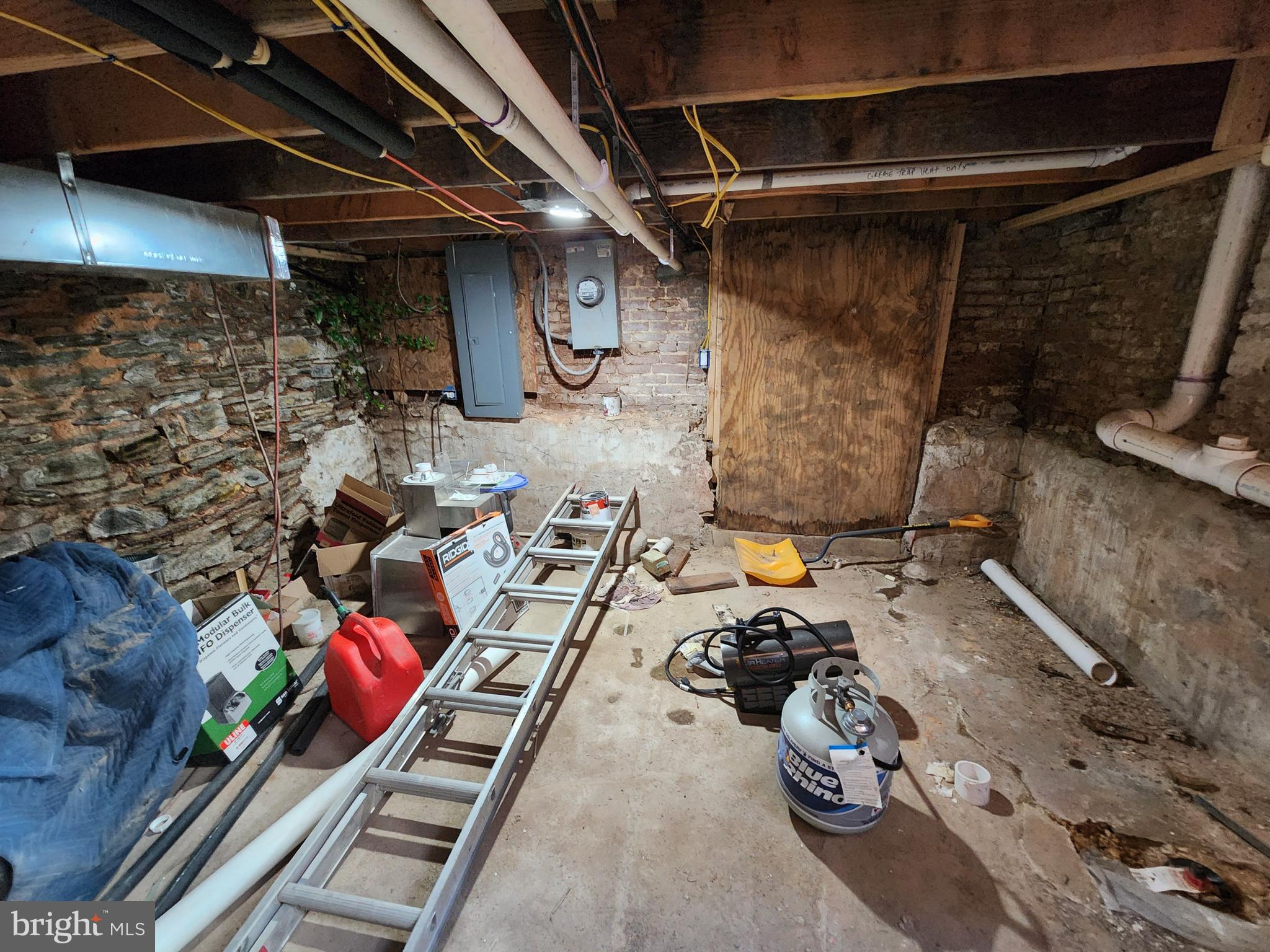 BARCLAY - Commercial Sale