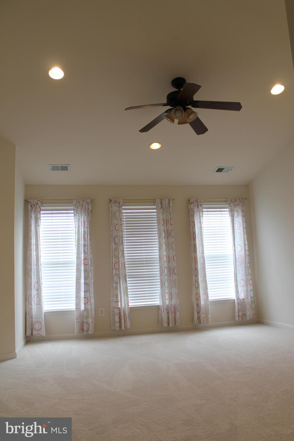 BROADLANDS SOUTH - Residential Lease