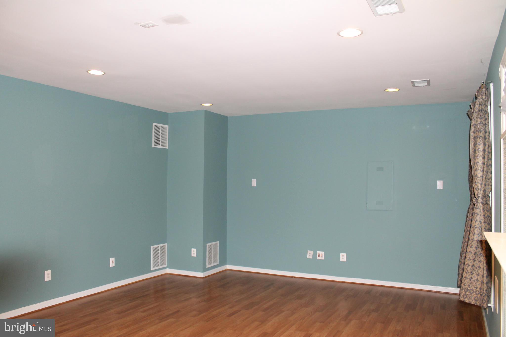 BROADLANDS SOUTH - Residential Lease