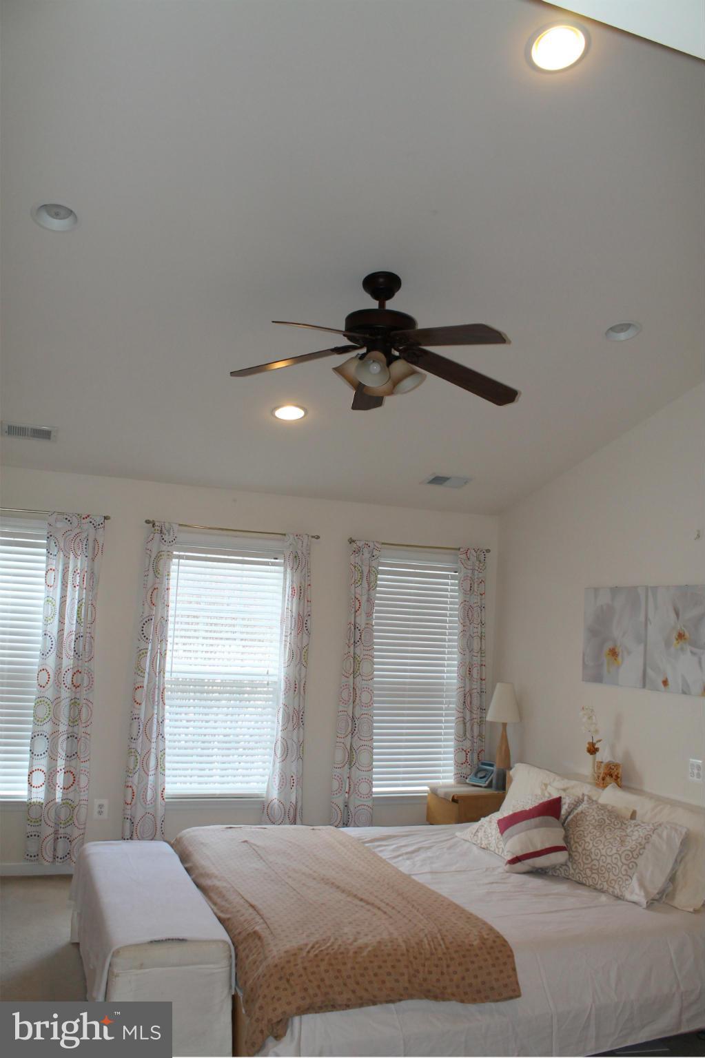 BROADLANDS SOUTH - Residential Lease