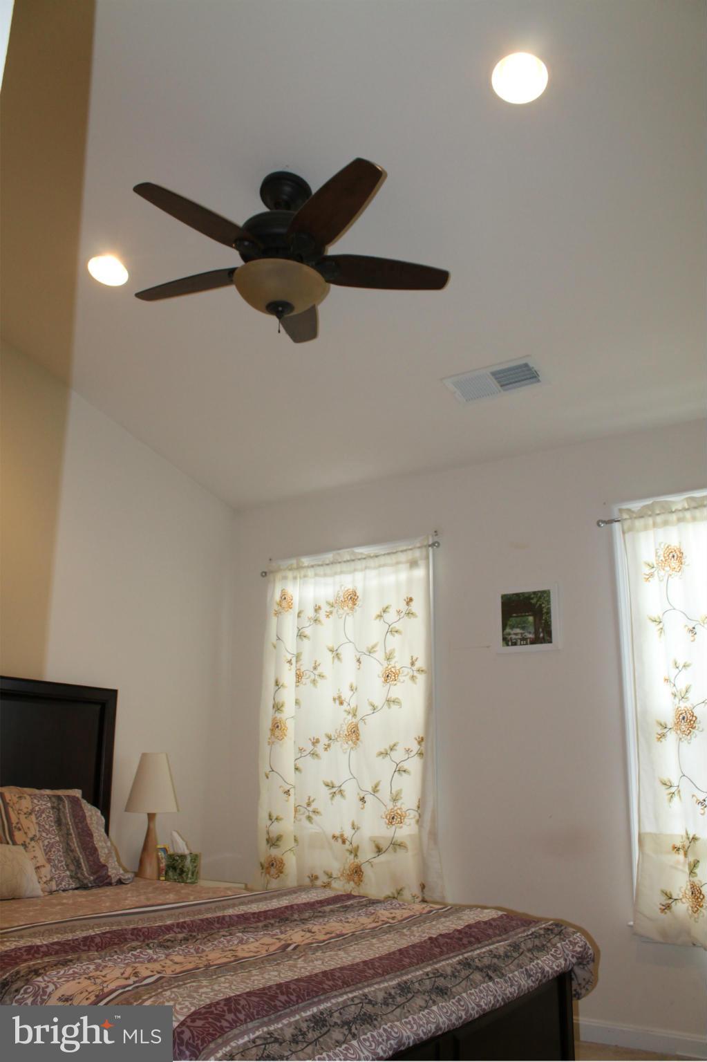 BROADLANDS SOUTH - Residential Lease