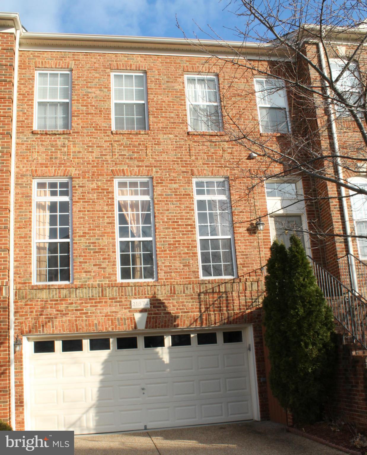 BROADLANDS SOUTH - Residential Lease