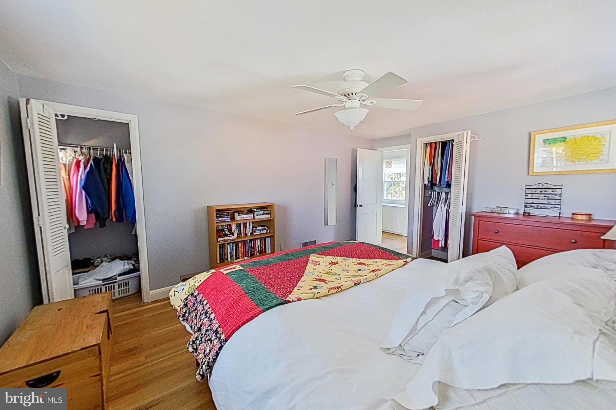 COLONIAL VILLAGE - Residential