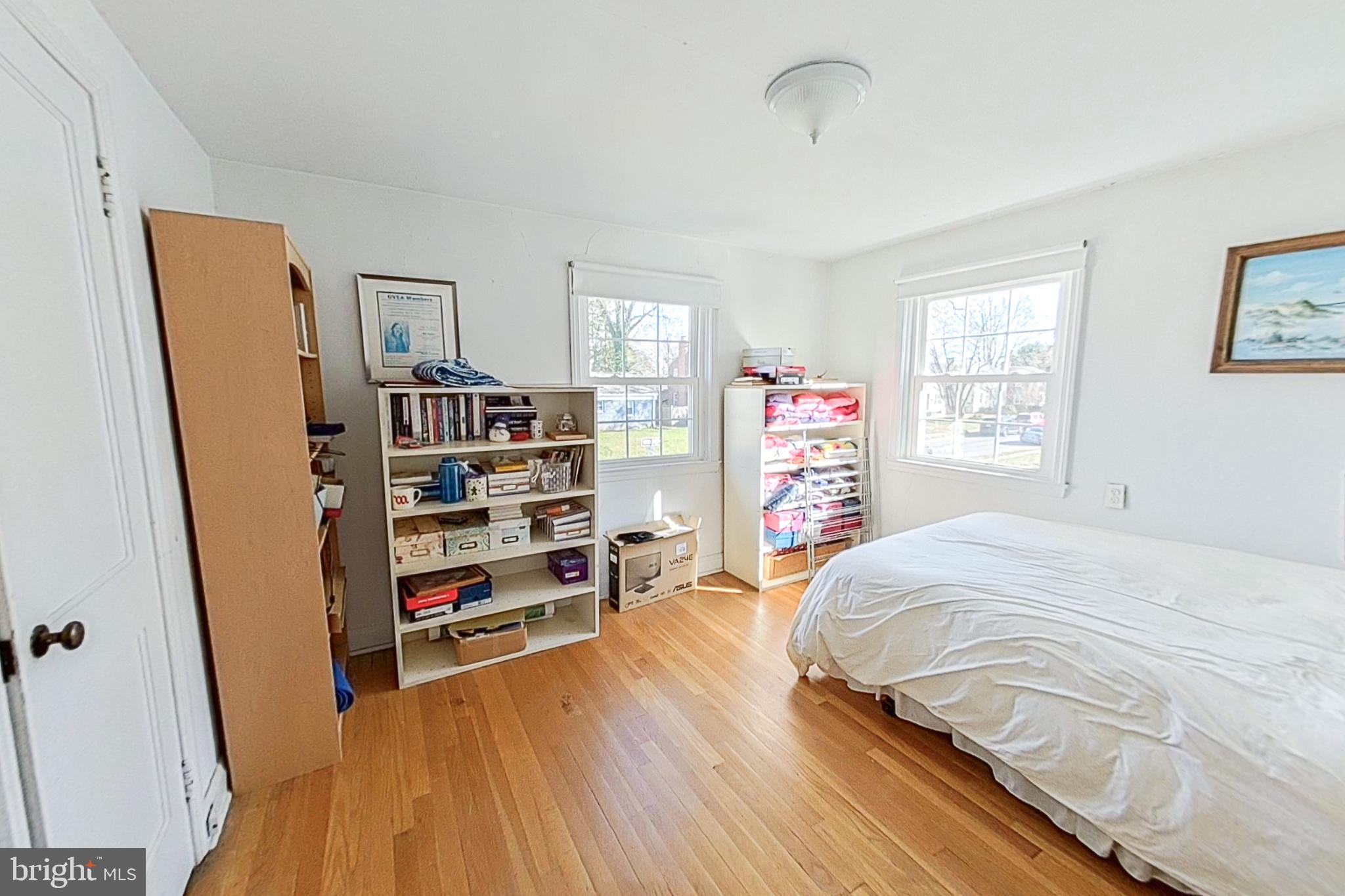 COLONIAL VILLAGE - Residential