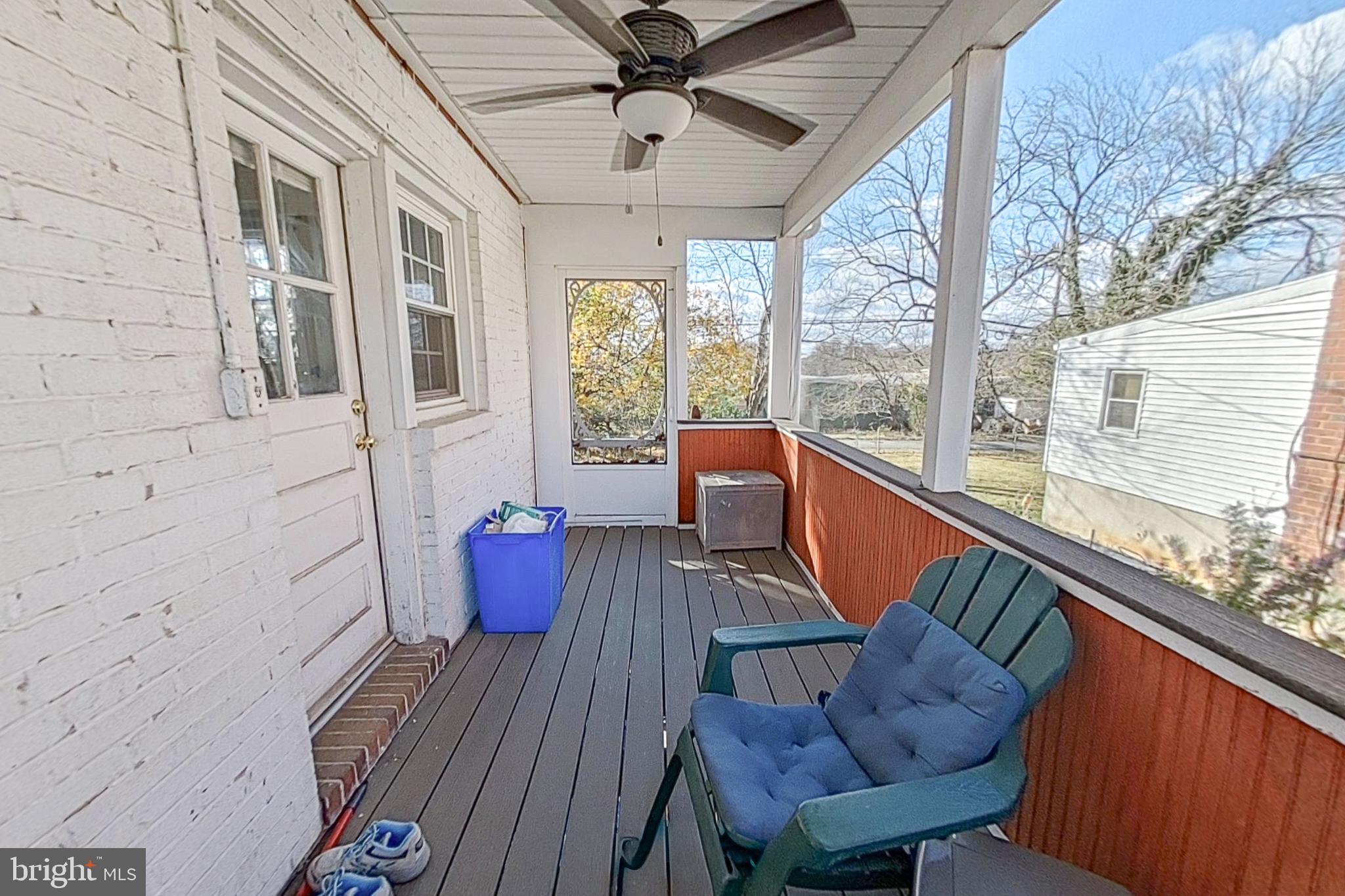 COLONIAL VILLAGE - Residential