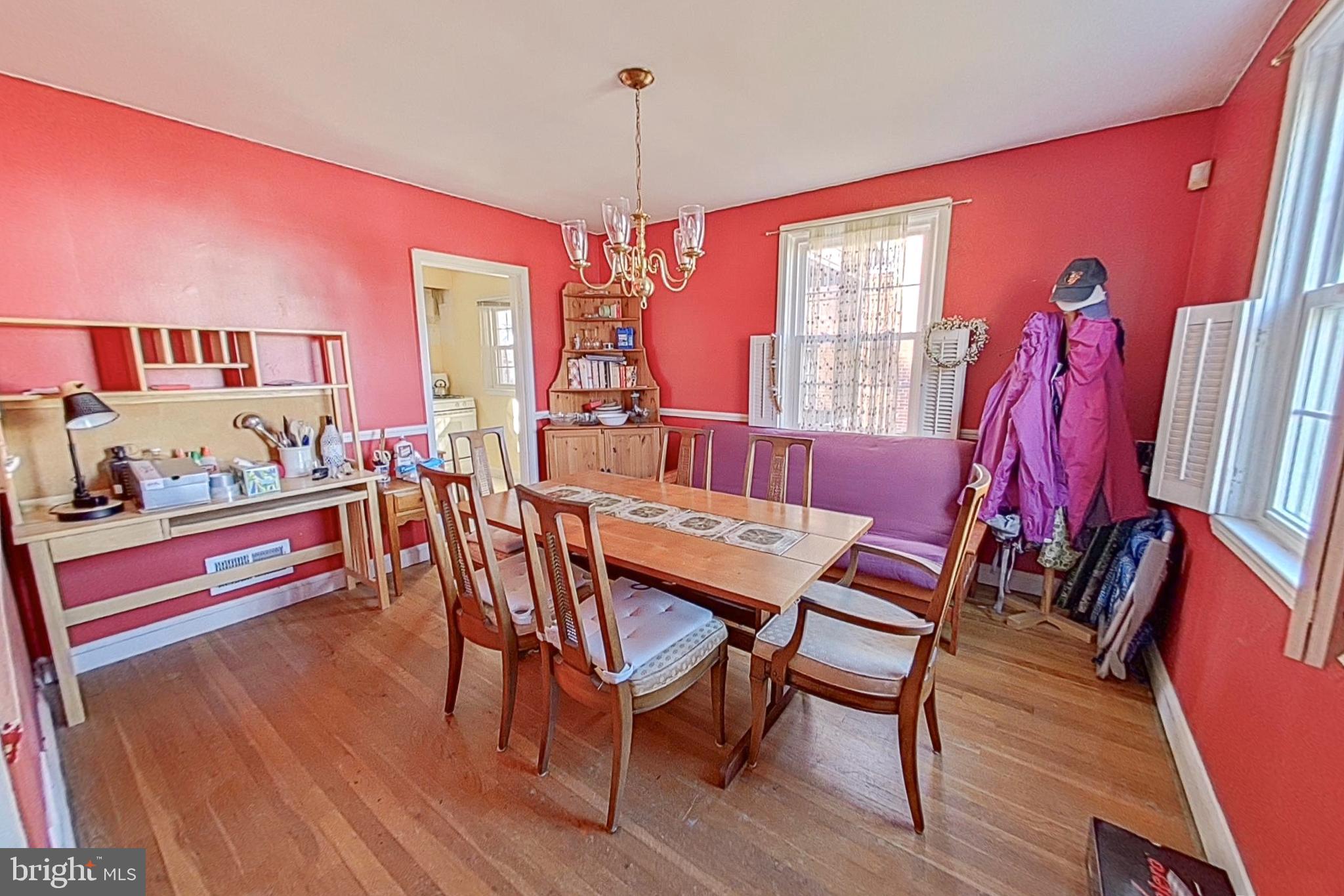 COLONIAL VILLAGE - Residential