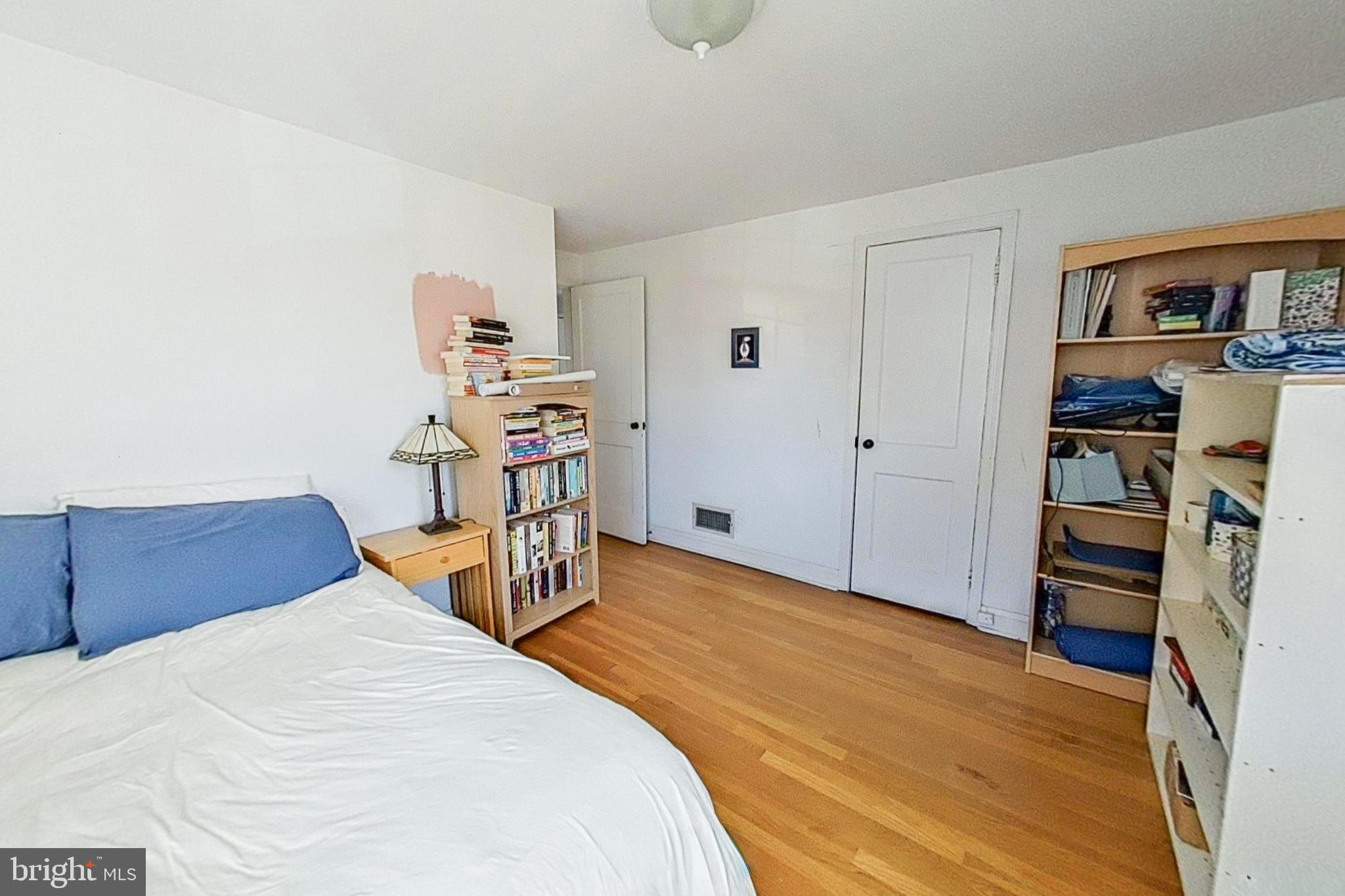 COLONIAL VILLAGE - Residential