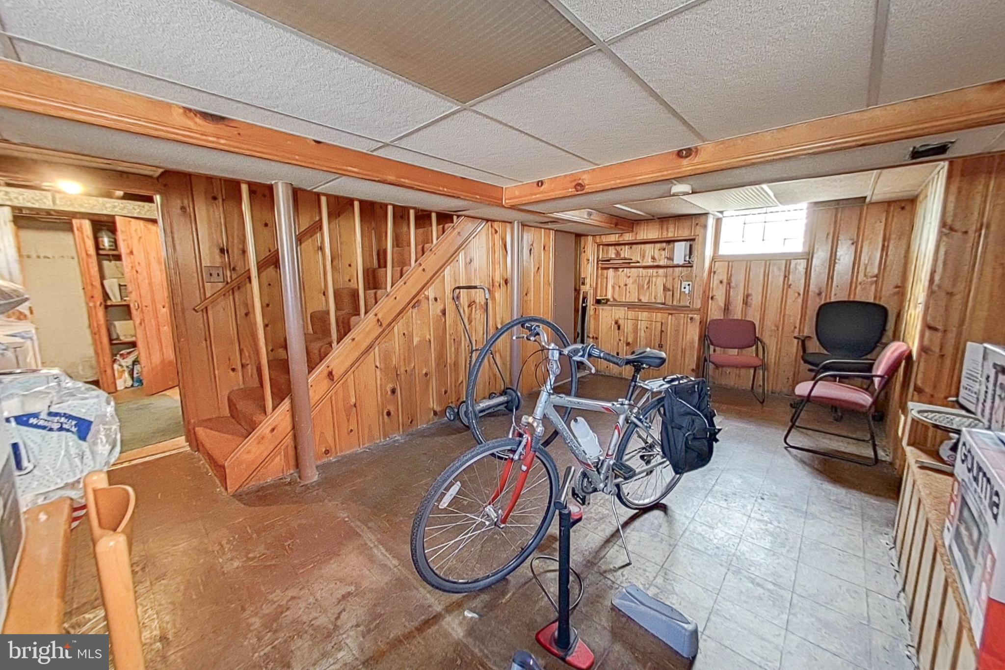 COLONIAL VILLAGE - Residential