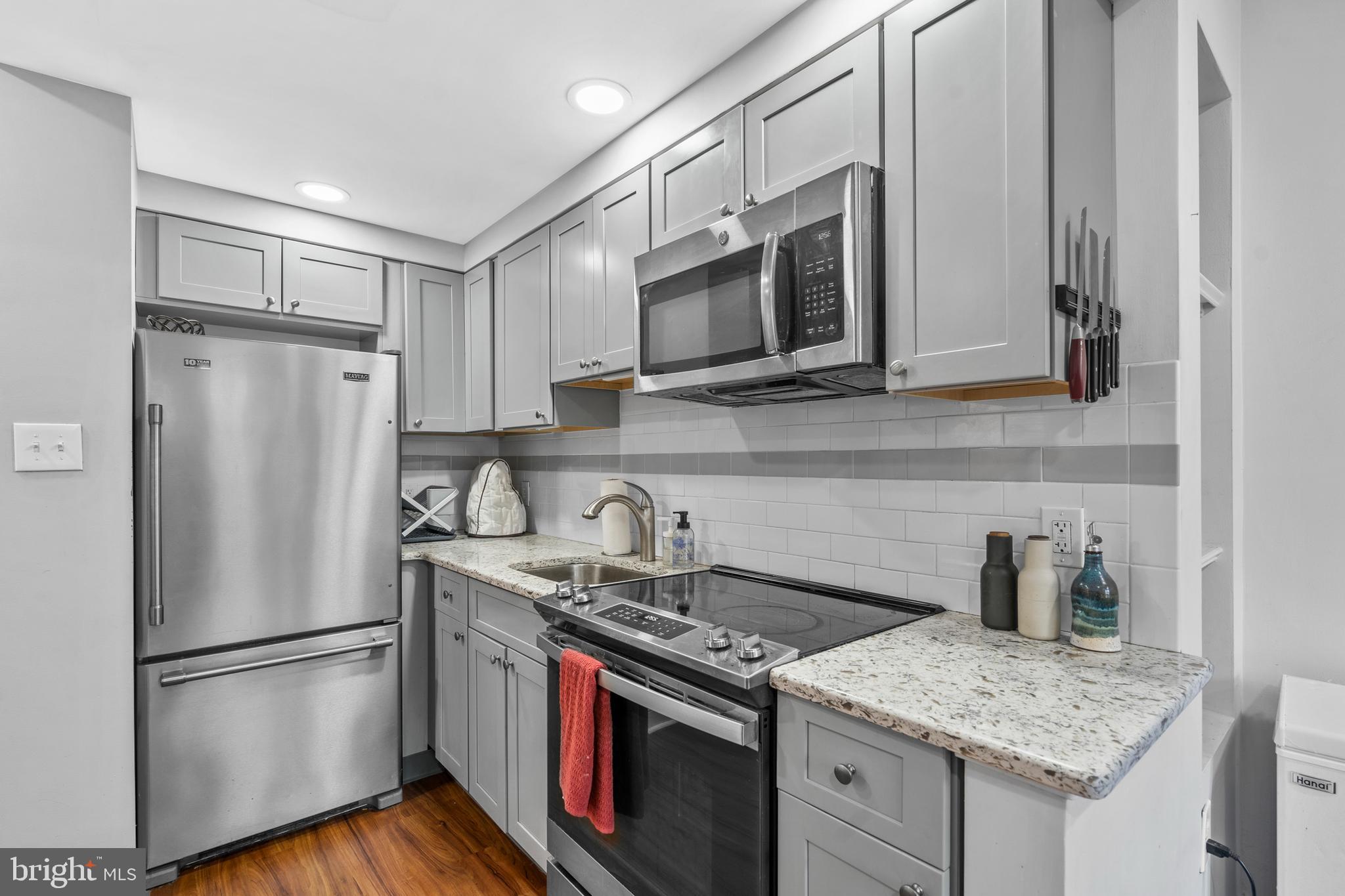 1324 LOCUST STREET 203