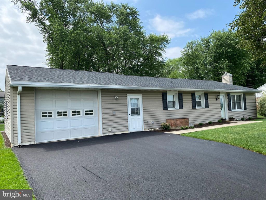Photo of 1628 APPLE ST, EPHRATA, PA 17522 (MLS # PALA2037118)