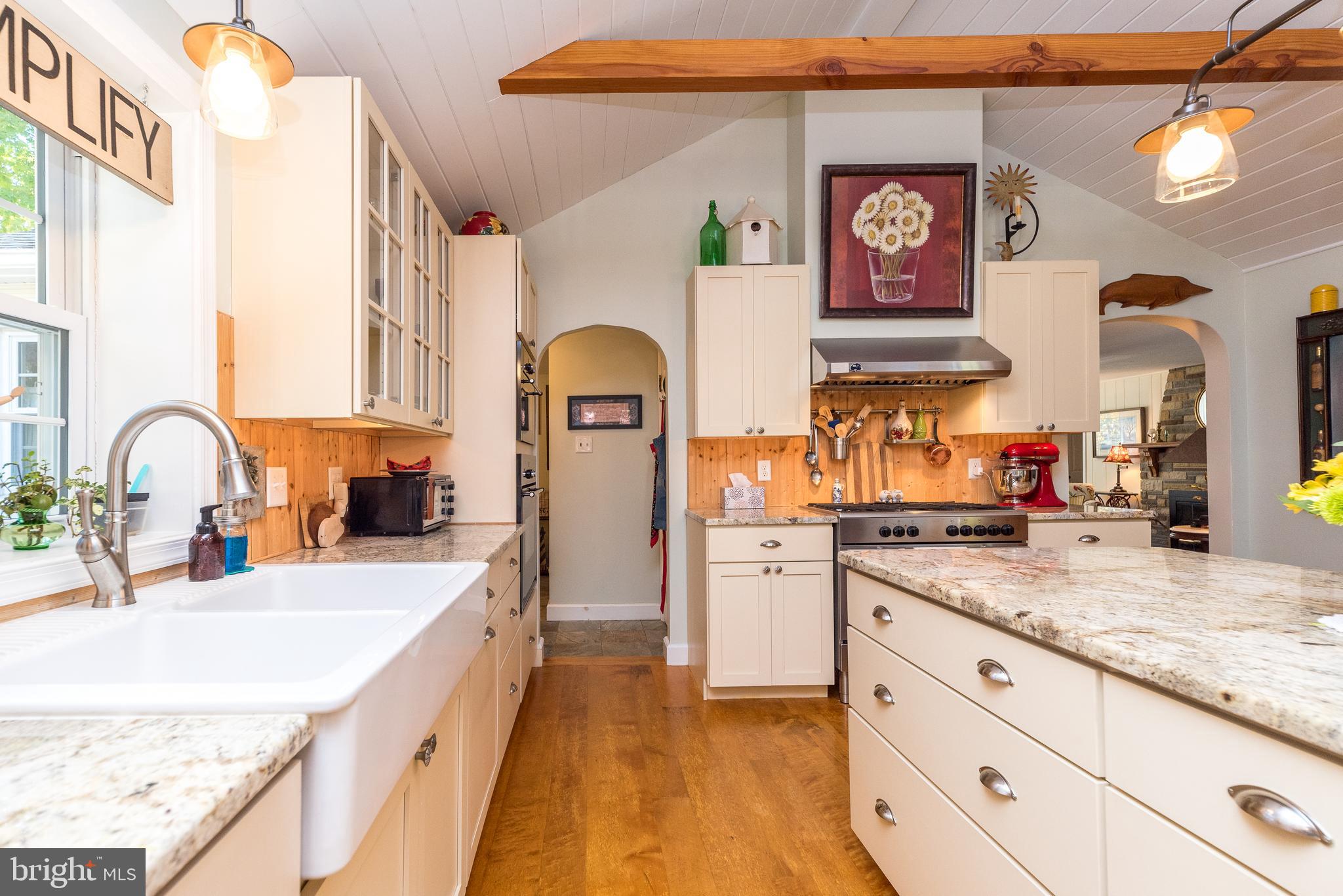 PEBBLE HILL - Residential