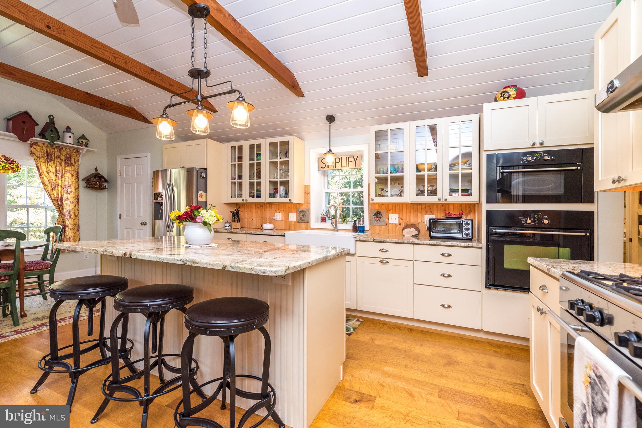 PEBBLE HILL - Residential