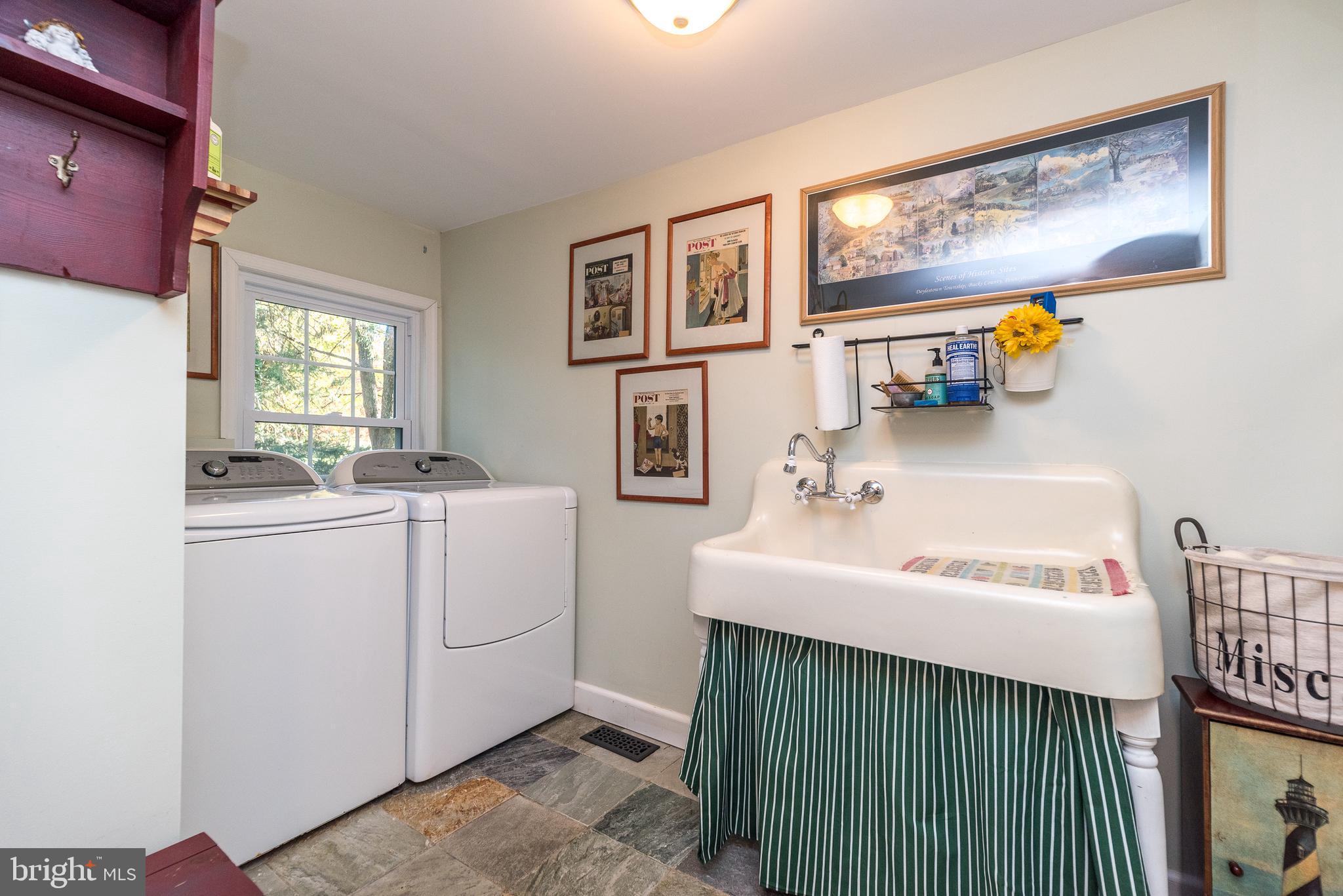 PEBBLE HILL - Residential