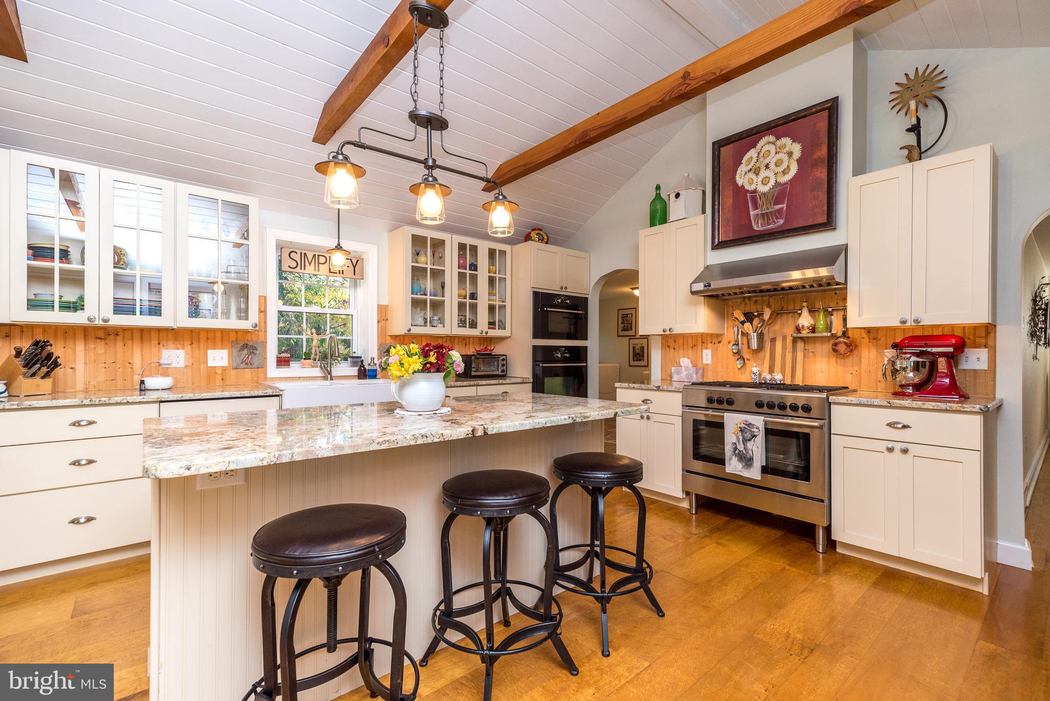 PEBBLE HILL - Residential